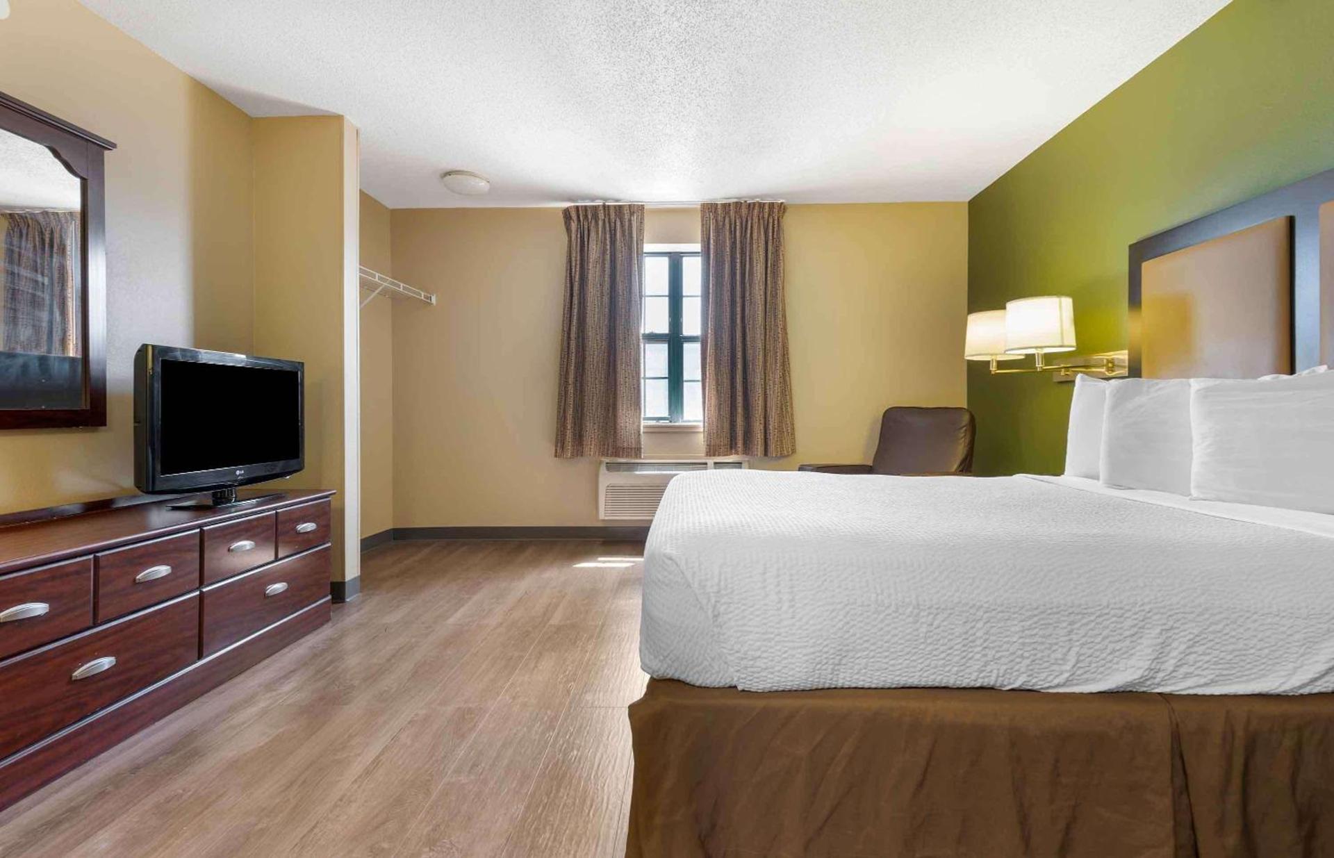 Studio 6 Corporate Extended Stay Buffalo Amherst NY photo 16