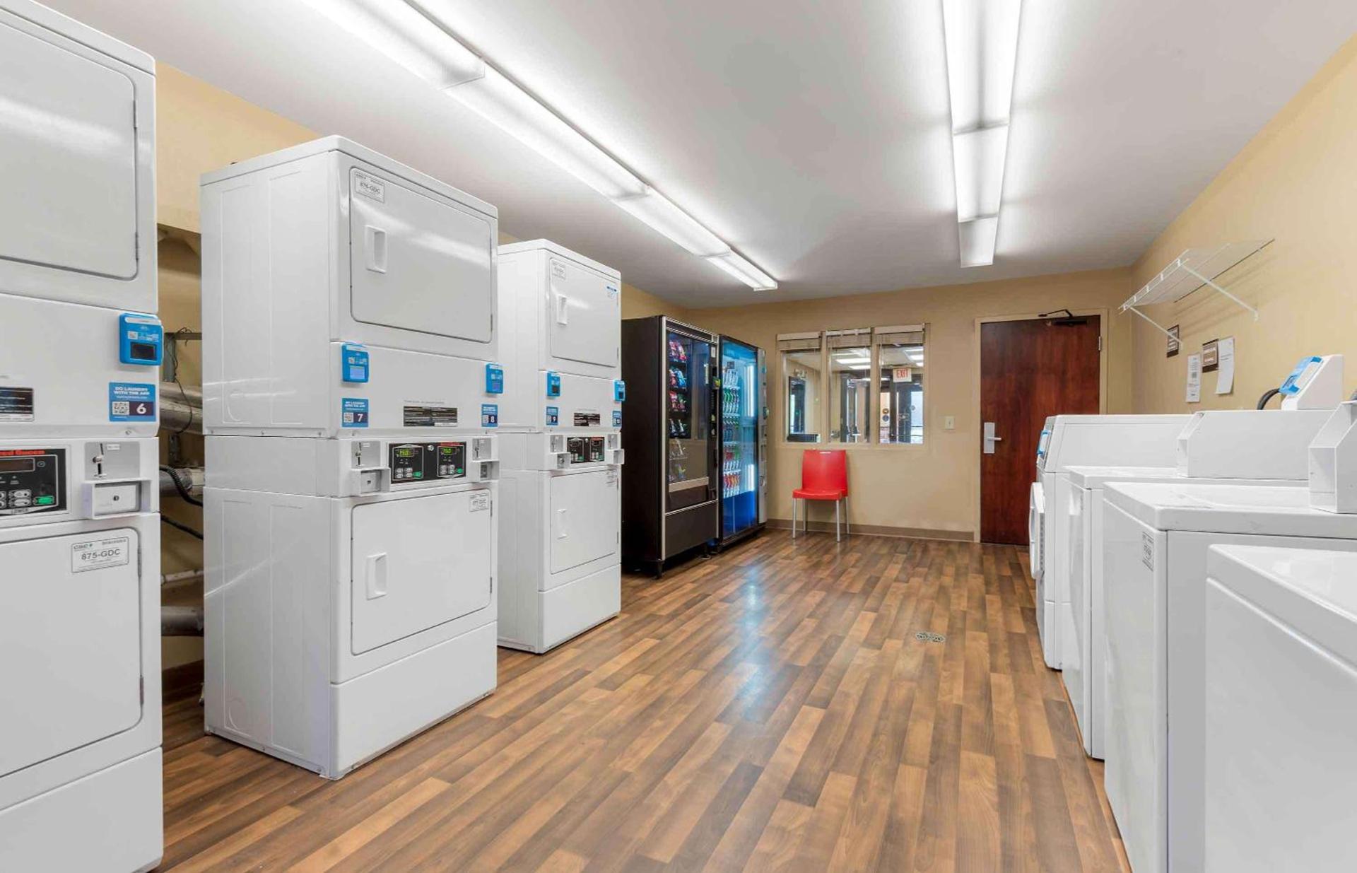 Studio 6 Corporate Extended Stay Buffalo Amherst NY photo 32