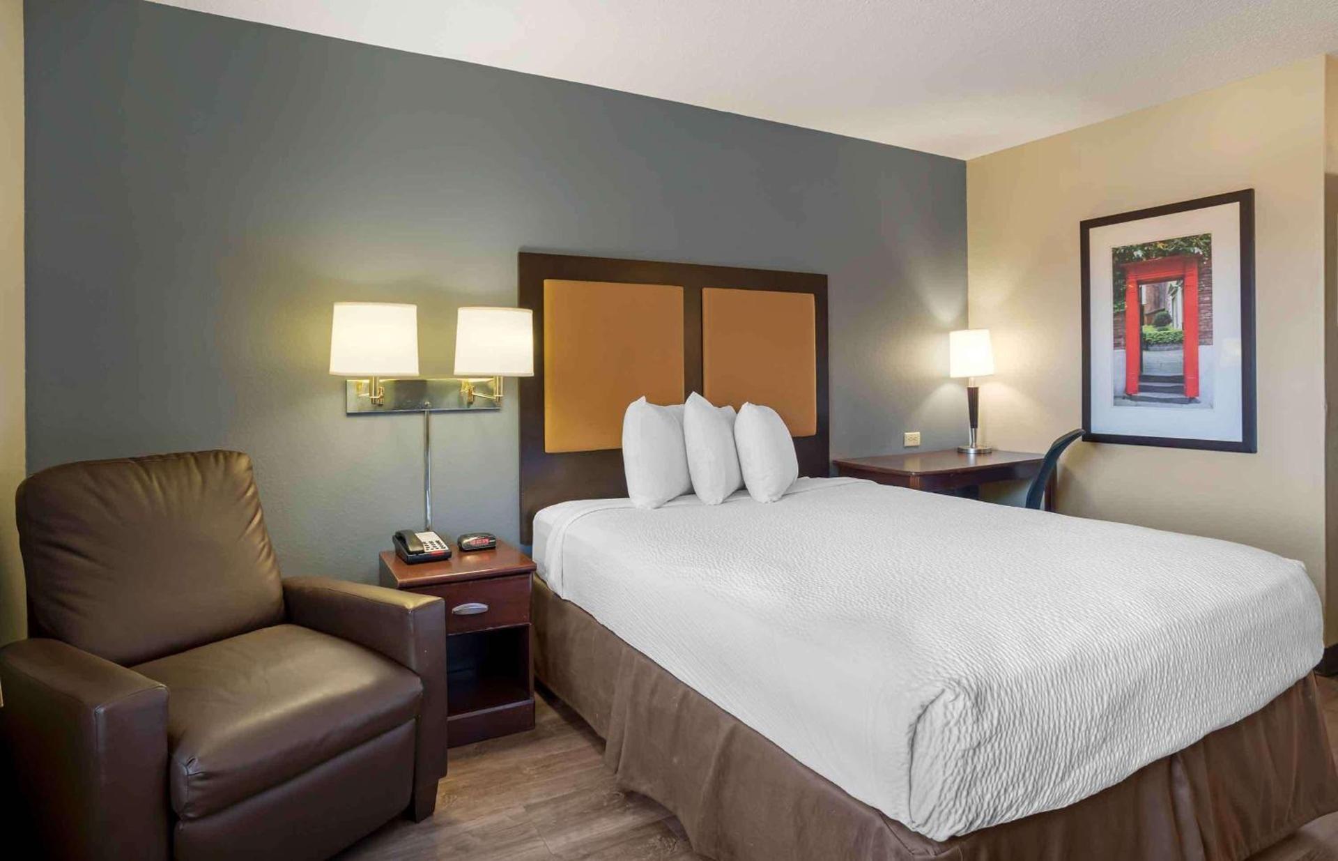 Extended Stay America Suites - Frederick - Westview Dr photo 11