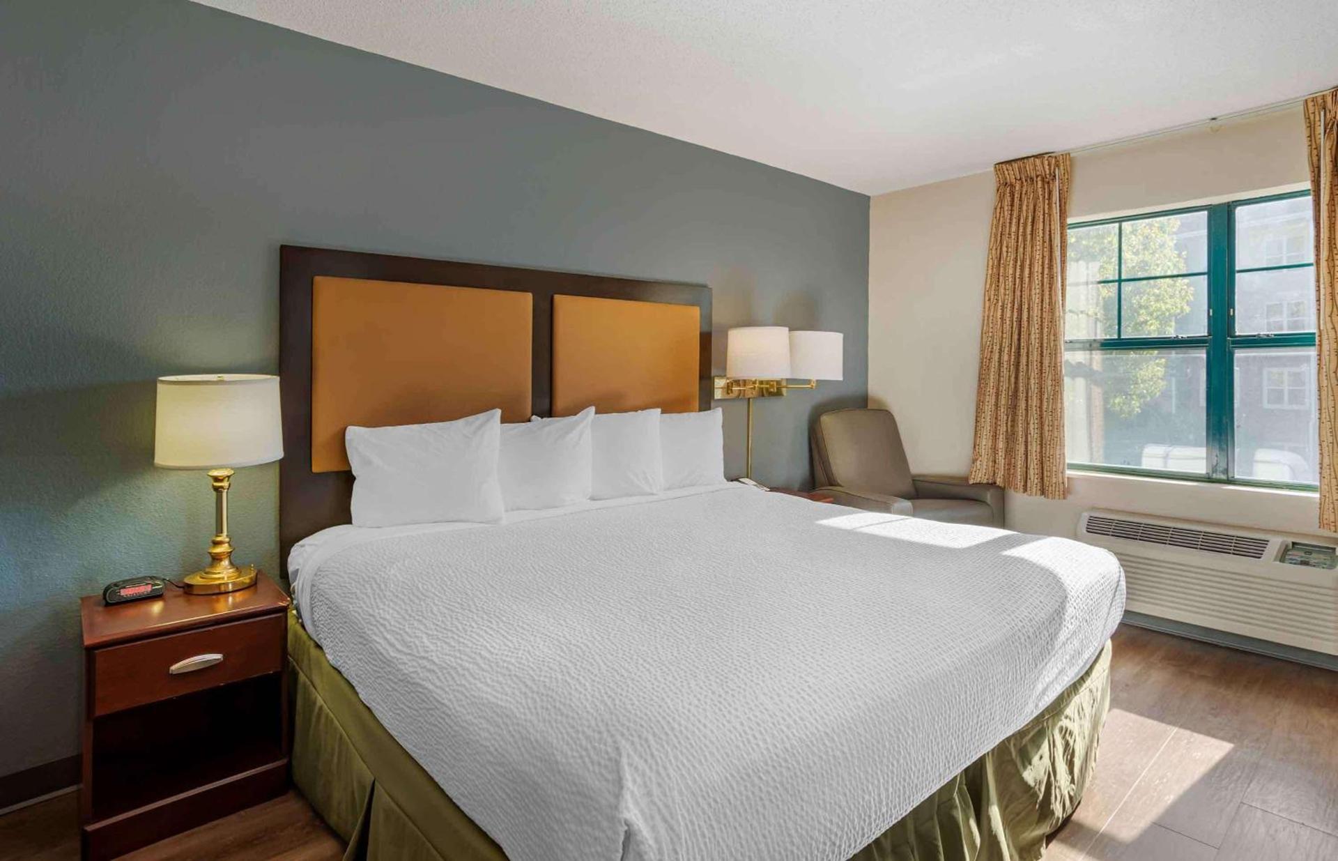 Extended Stay America Suites - Frederick - Westview Dr photo 16