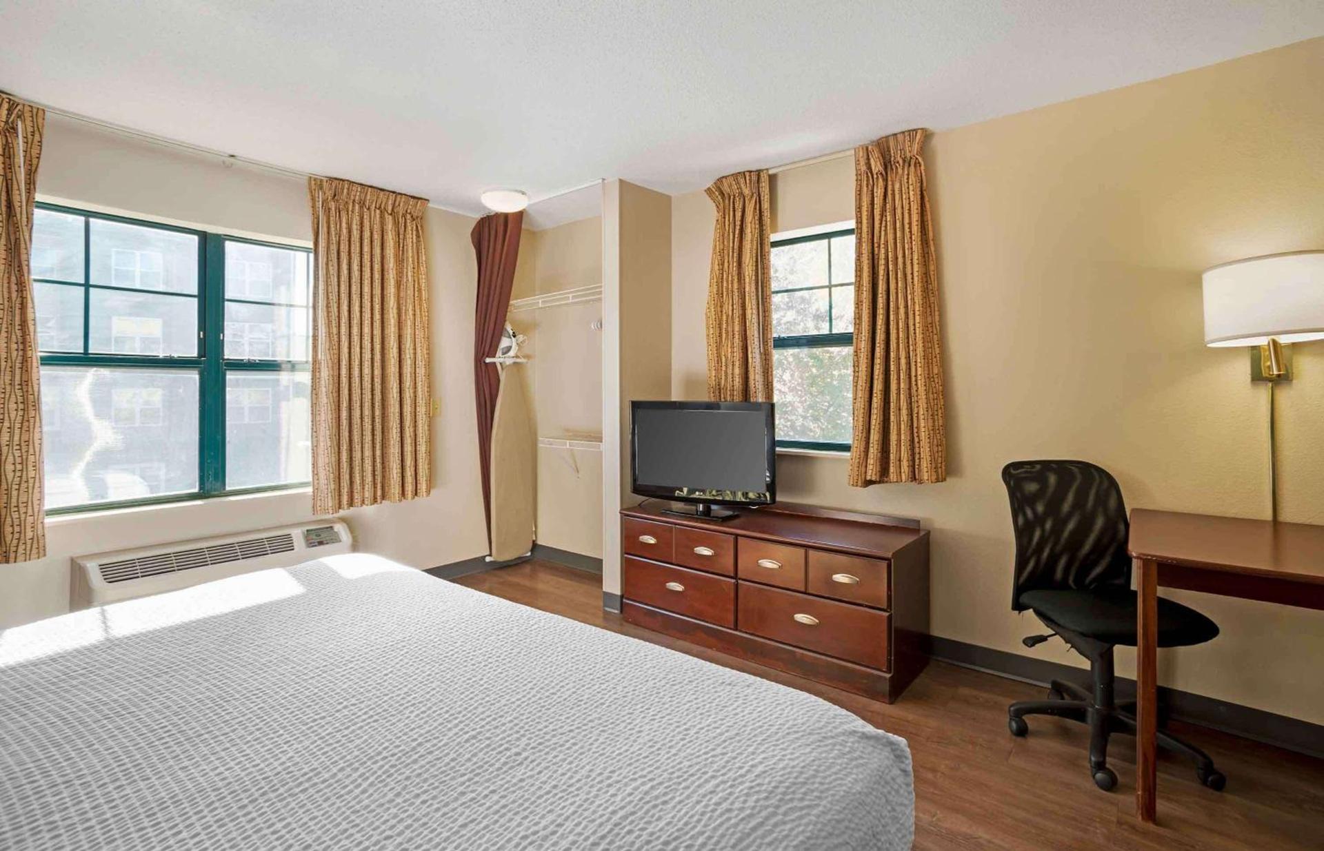 Extended Stay America Suites - Frederick - Westview Dr photo 17