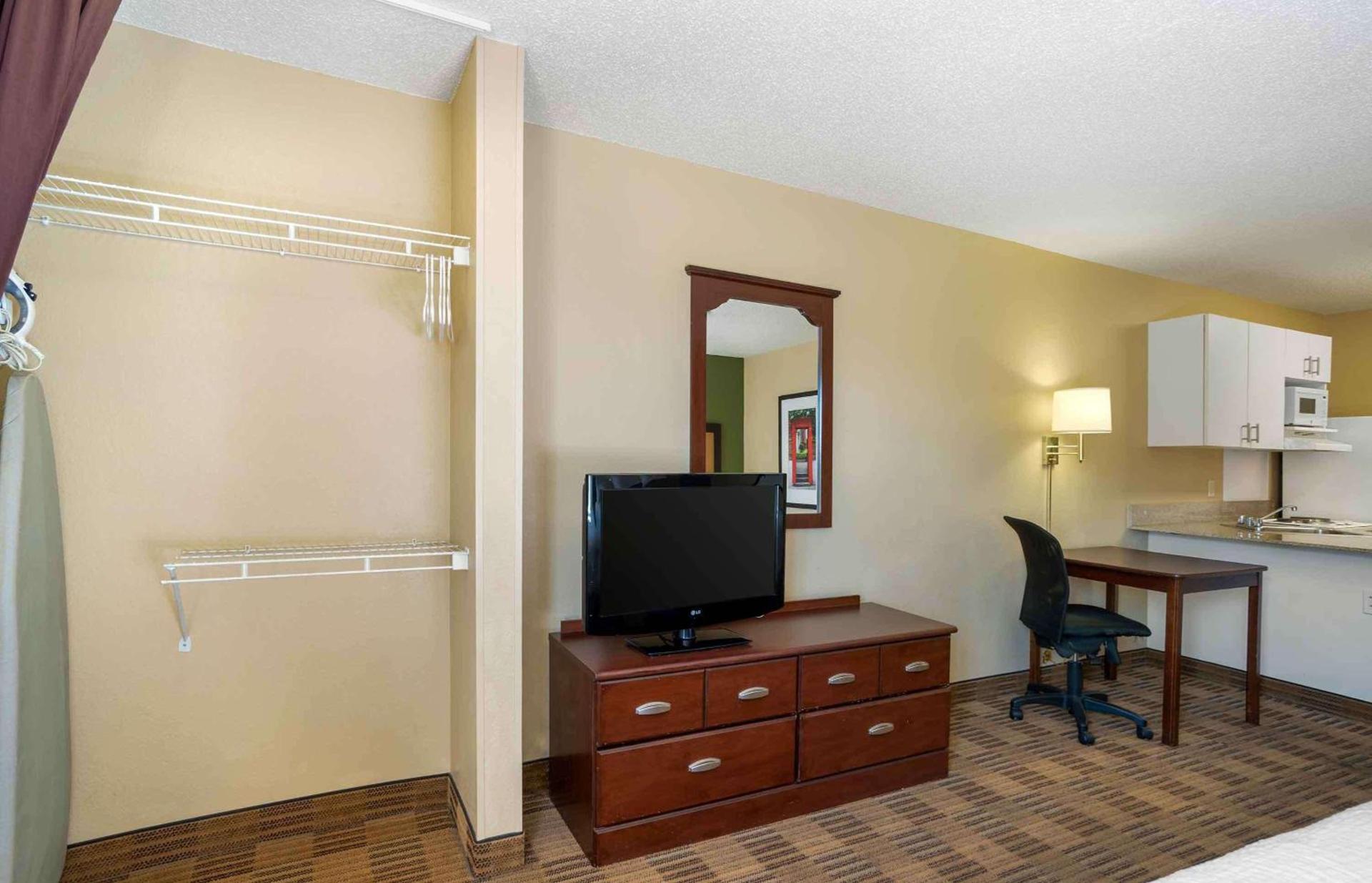 Extended Stay America Suites - Frederick - Westview Dr photo 22