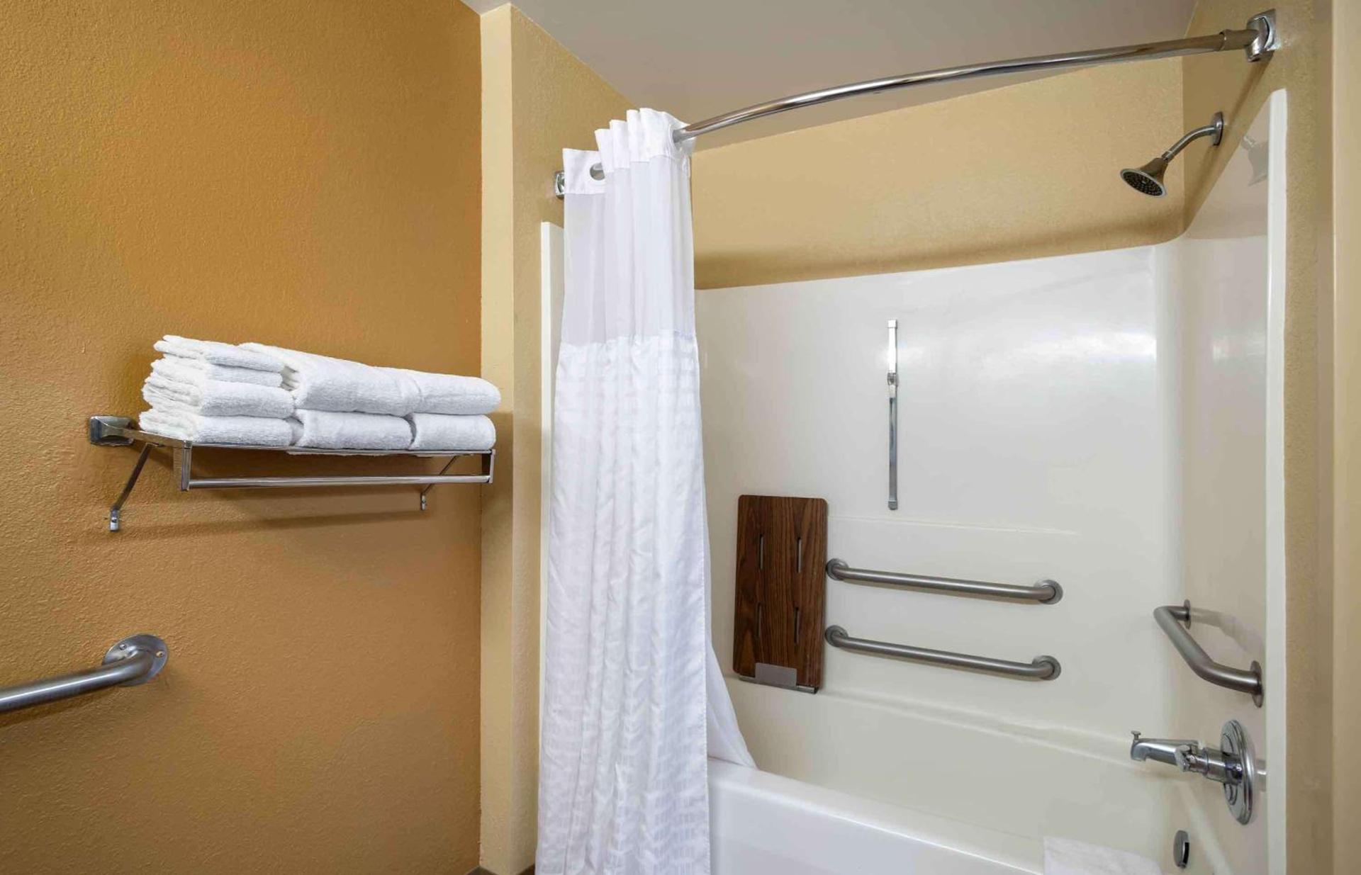 Extended Stay America Suites - Frederick - Westview Dr photo 25