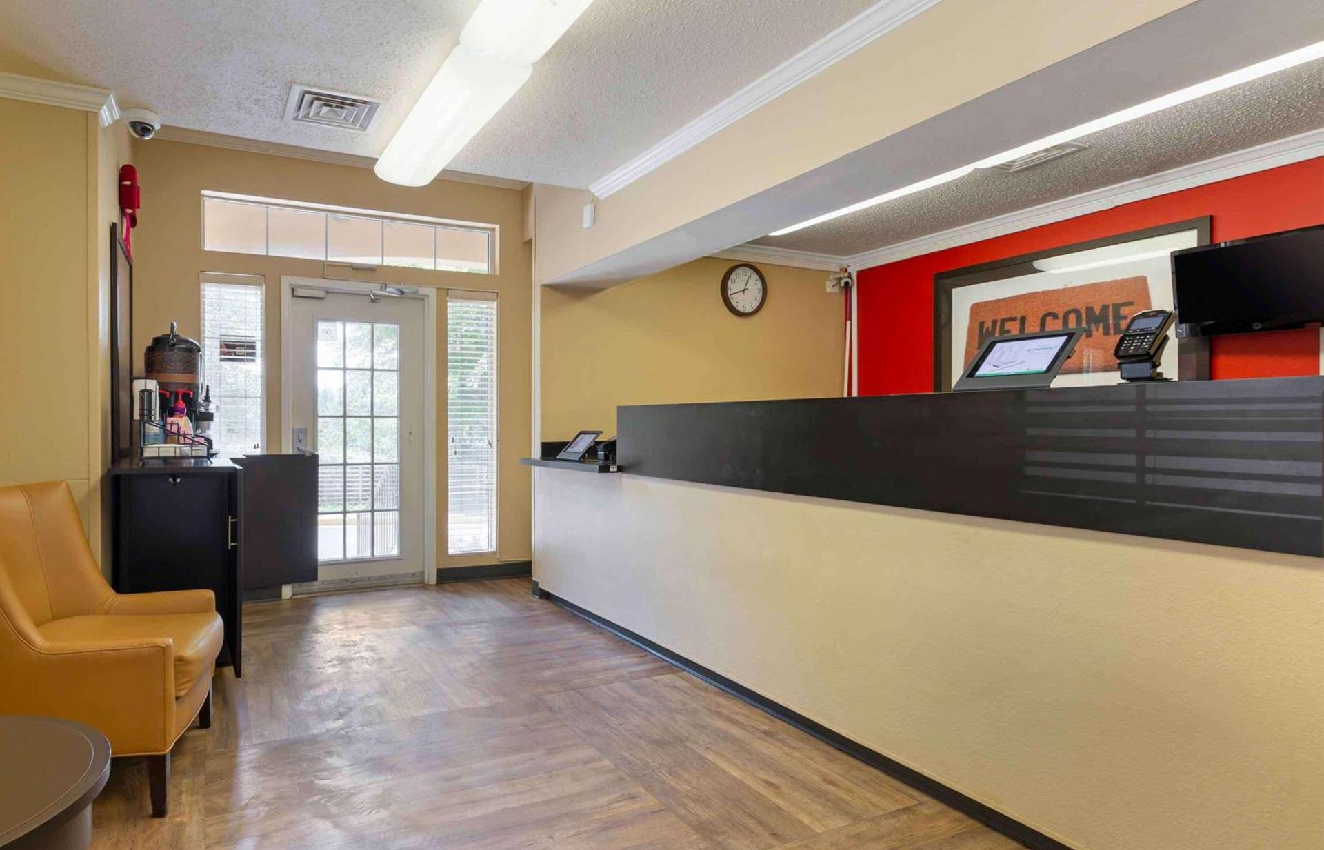 HomeTowne Studios by Red Roof Chantilly photo 7