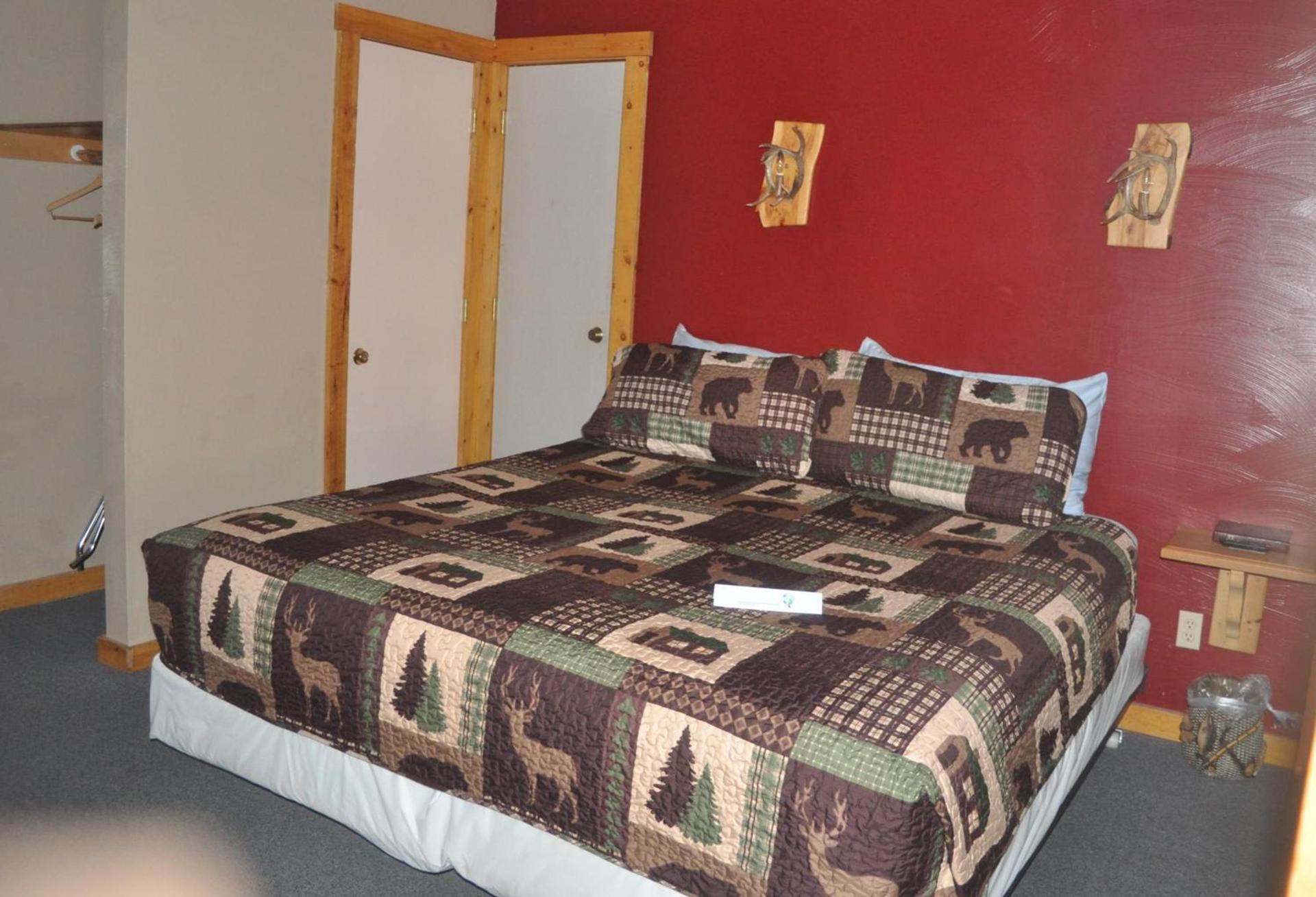 Nine Pines Motel photo 11