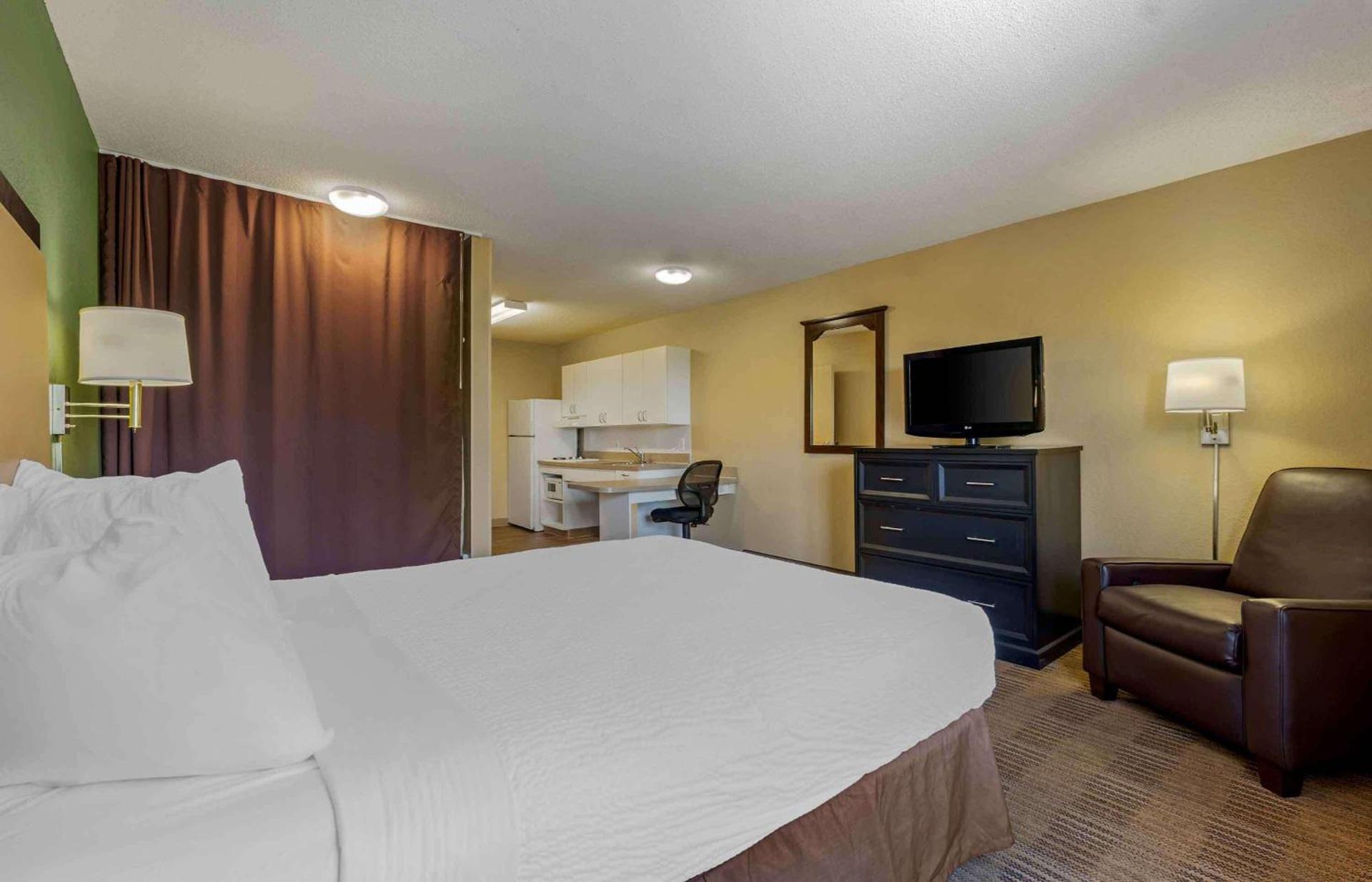 Extended Stay America Suites - Chicago - Gurnee photo 16