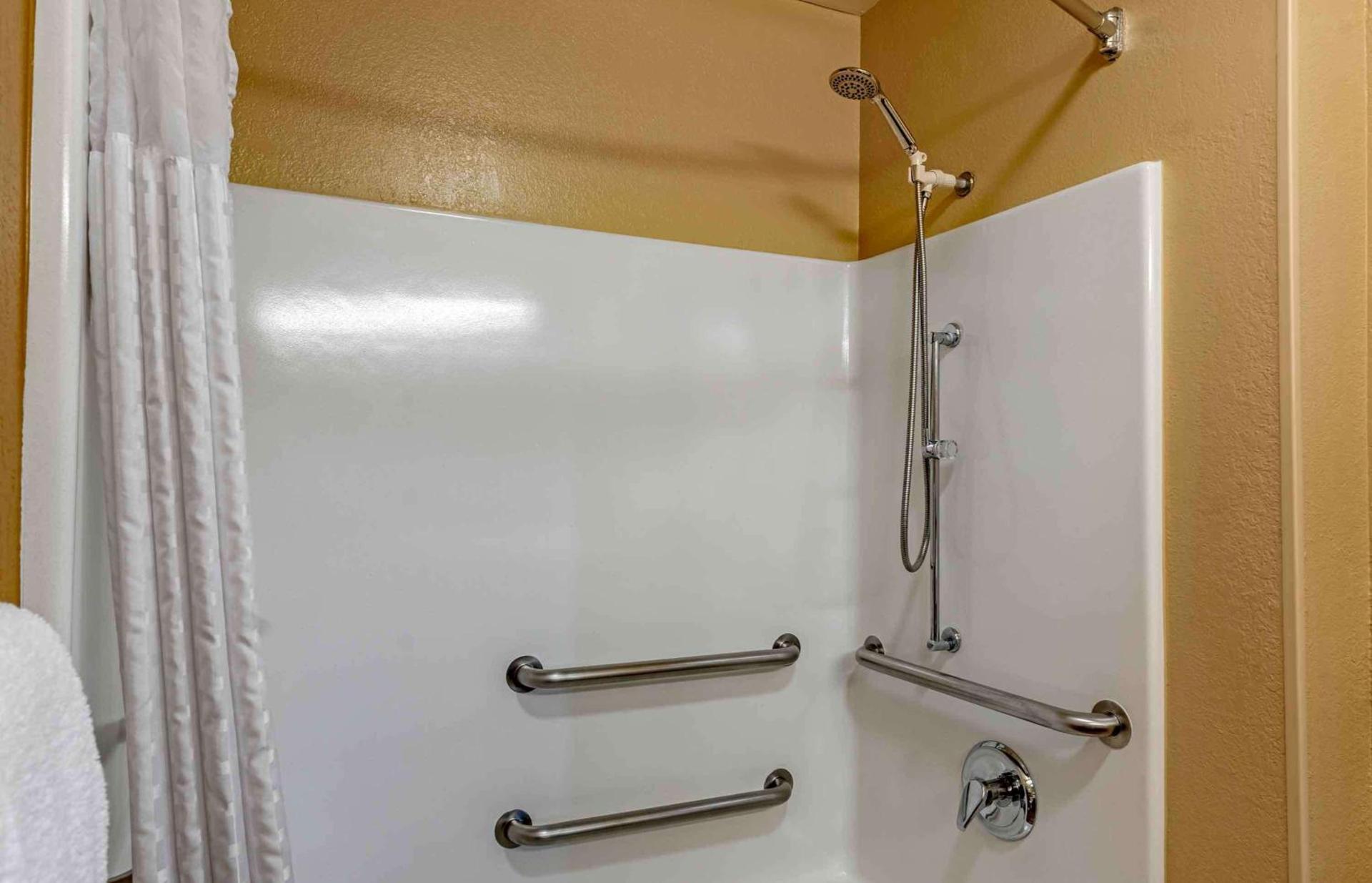 Extended Stay America Suites - Chicago - Gurnee photo 37