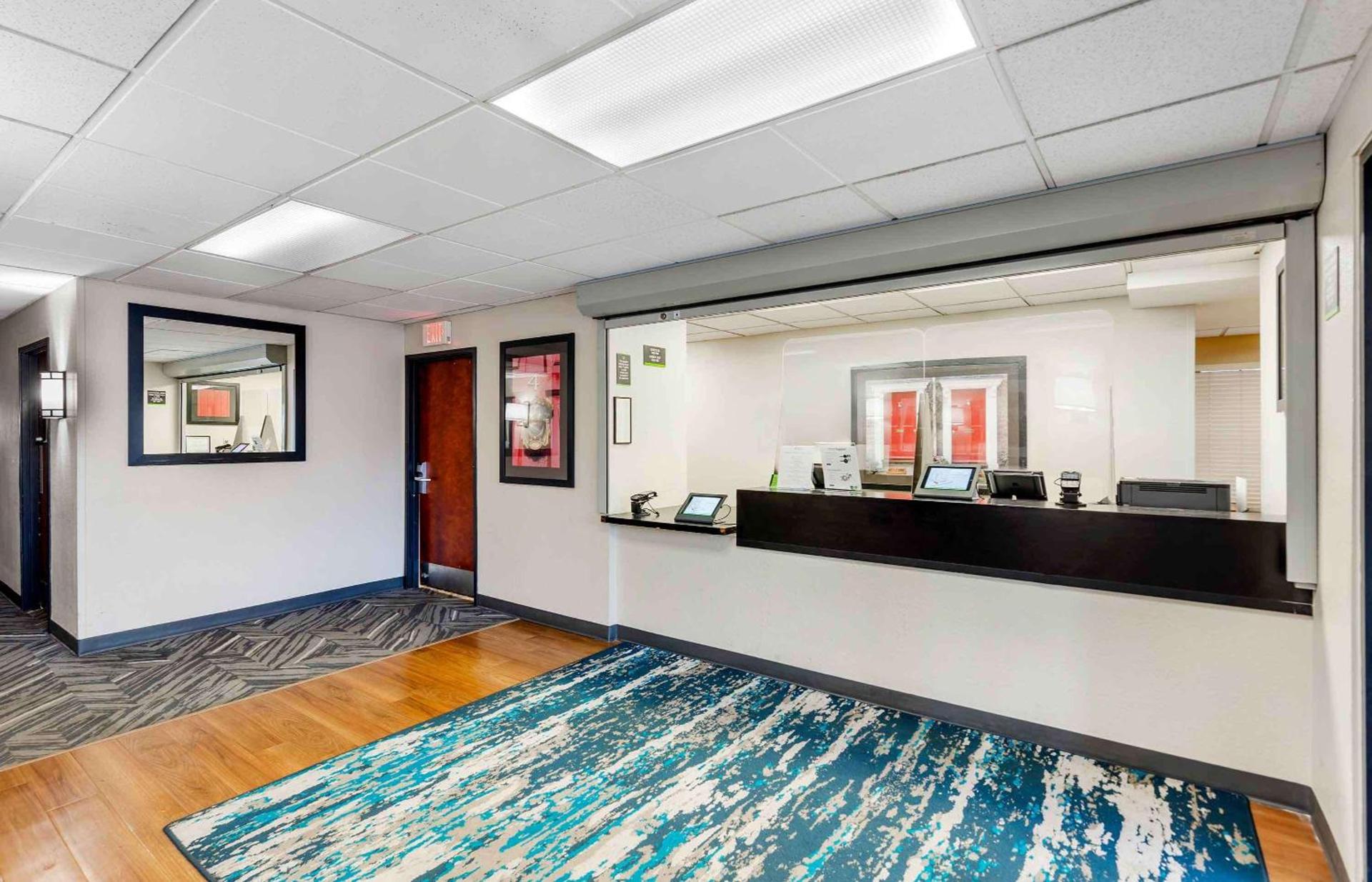 Extended Stay America Select Suites - Chicago - Naperville - West photo 3
