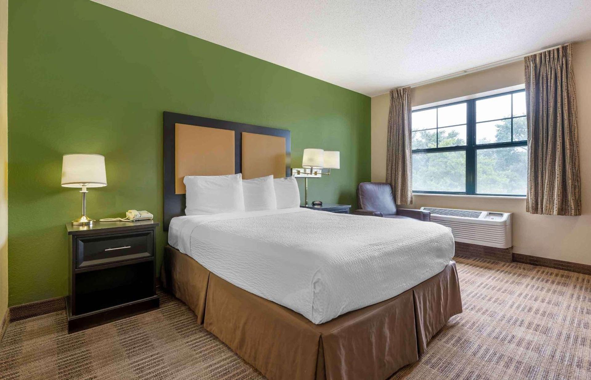 Extended Stay America Suites - Bloomington - Normal photo 2