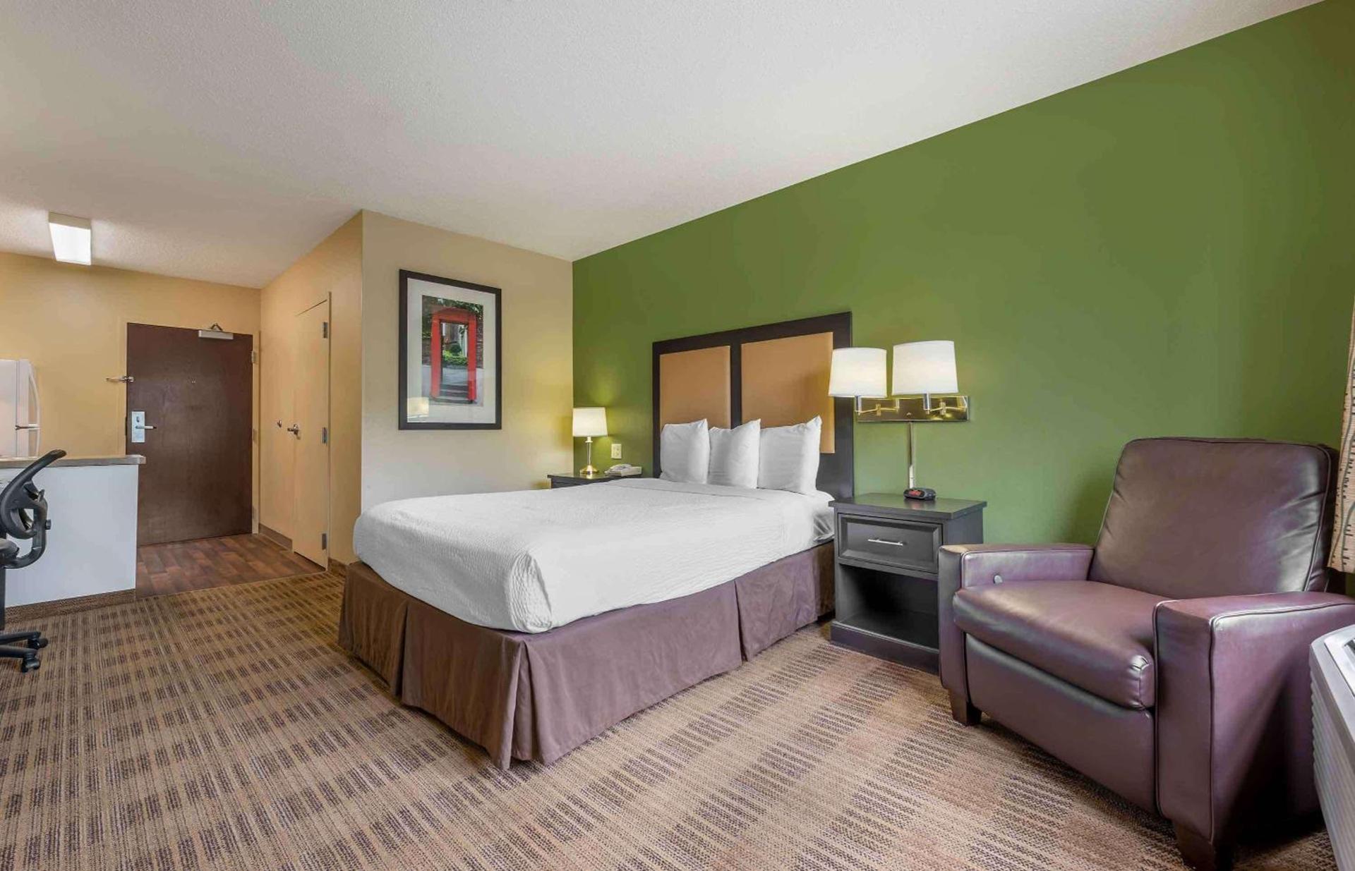 Extended Stay America Suites - Bloomington - Normal photo 12