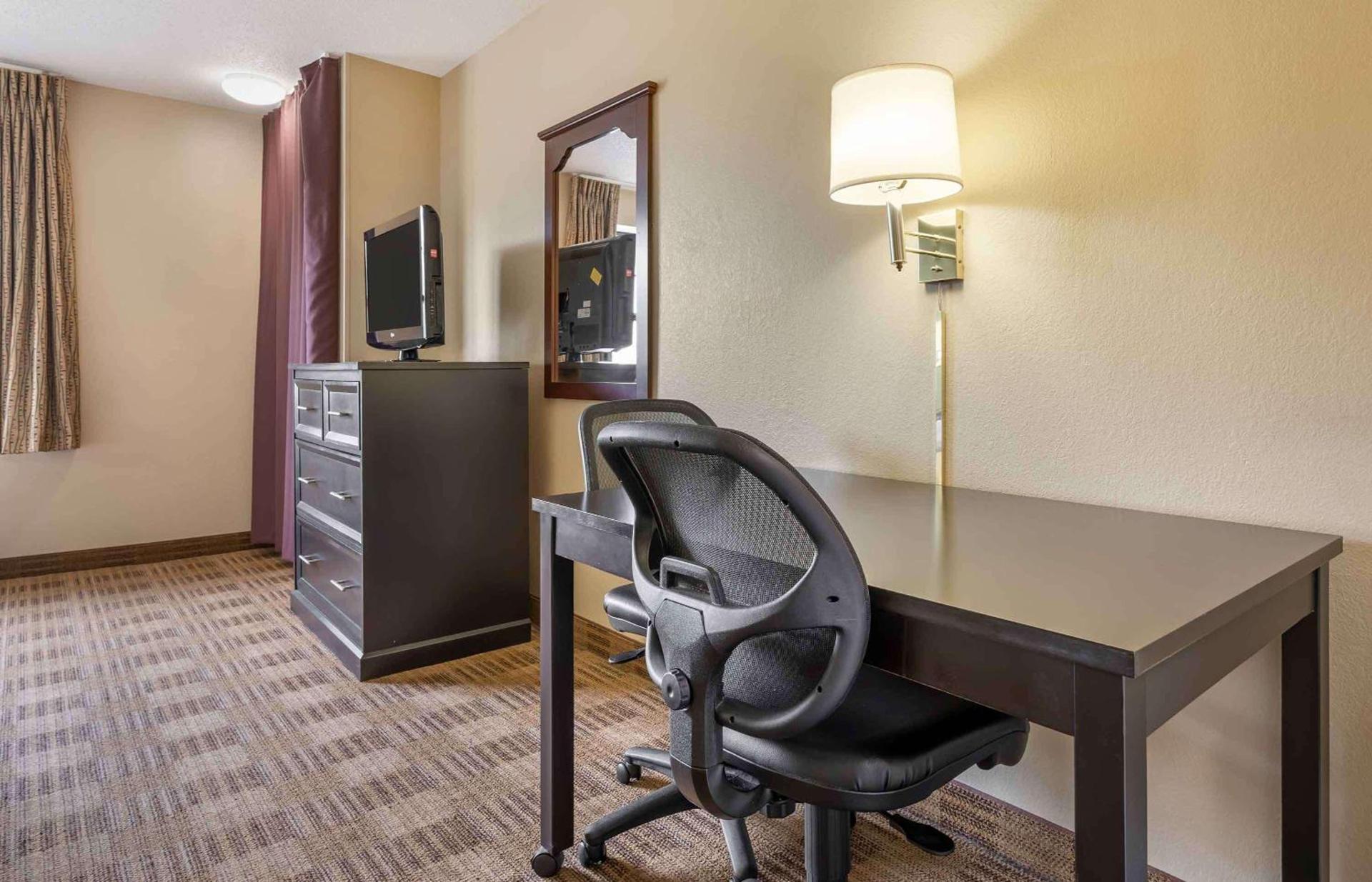 Extended Stay America Suites - Bloomington - Normal photo 13
