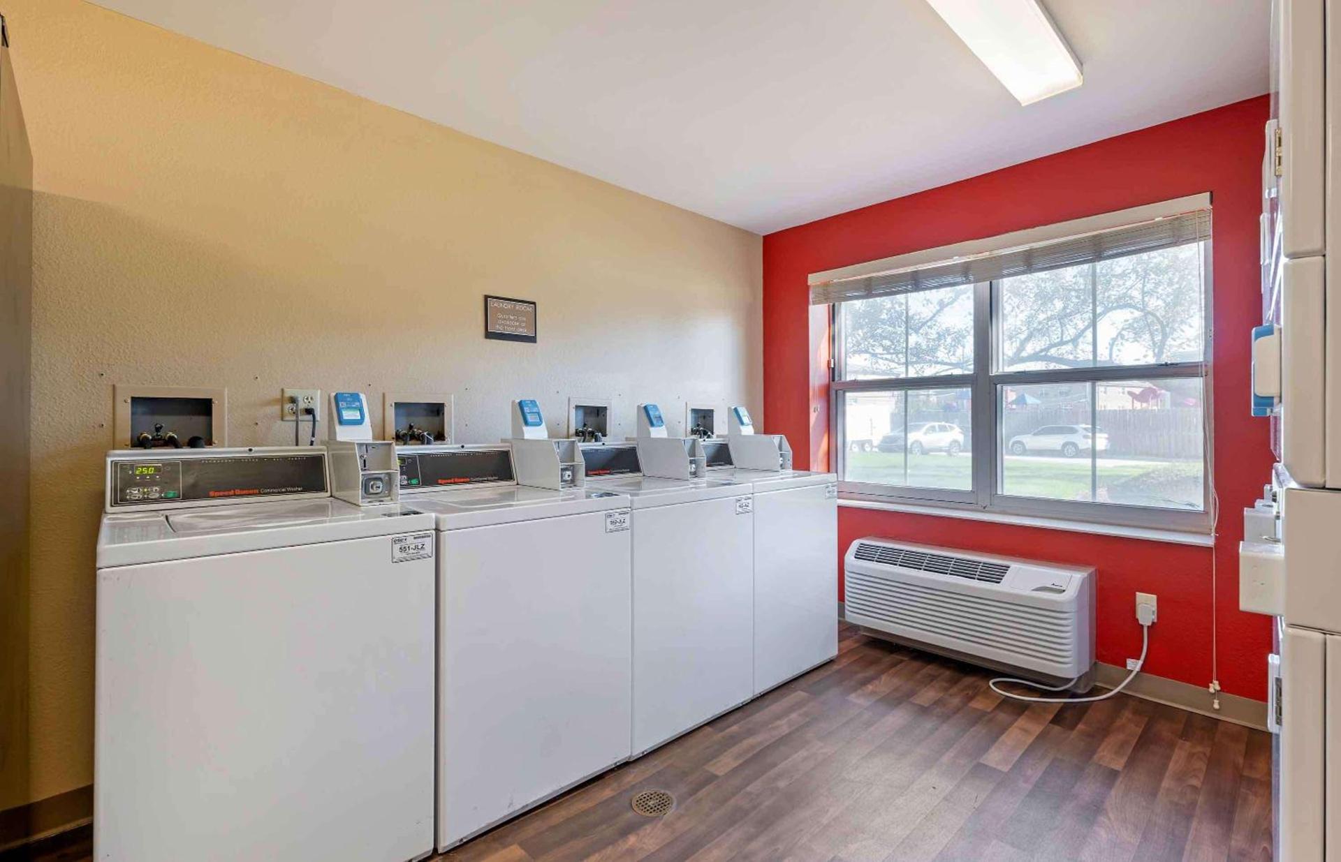 Extended Stay America Suites - Chicago - O'Hare - Allstate Arena photo 33