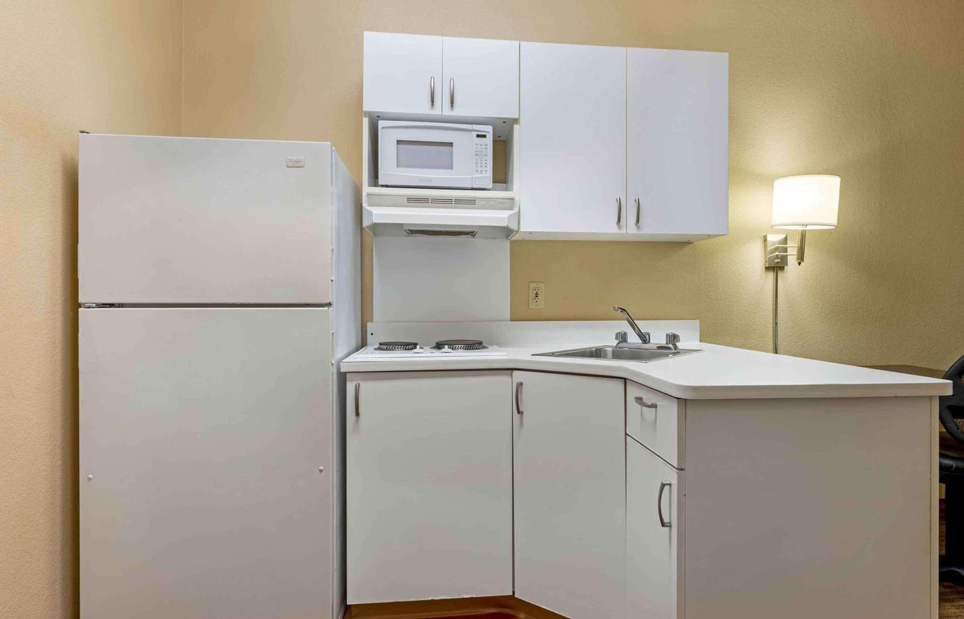 Extended Stay America Select Suites - Chicago - Darien photo 9
