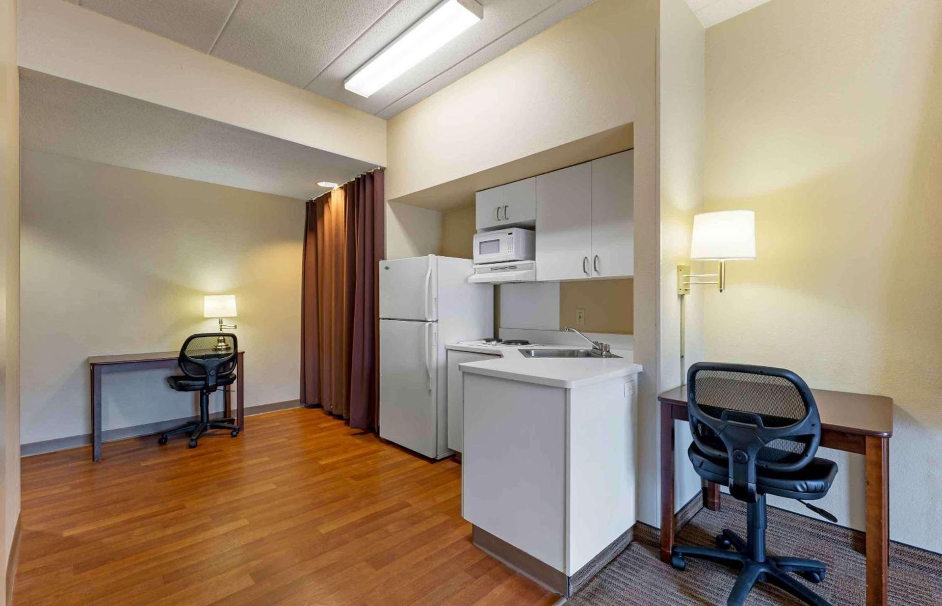 Extended Stay America Select Suites - Chicago - Darien photo 16