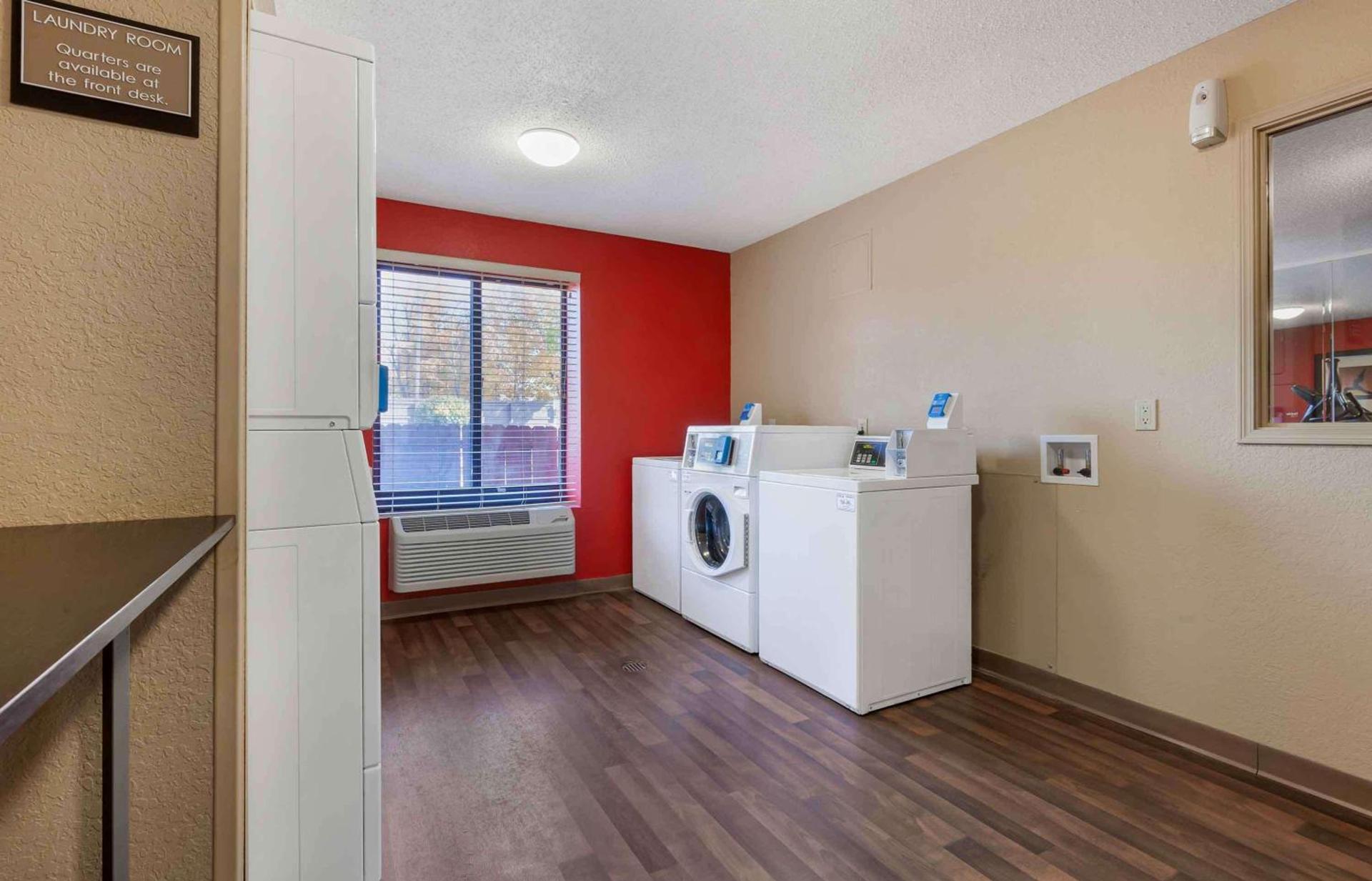 Extended Stay America Select Suites - Rockford - State Street photo 33