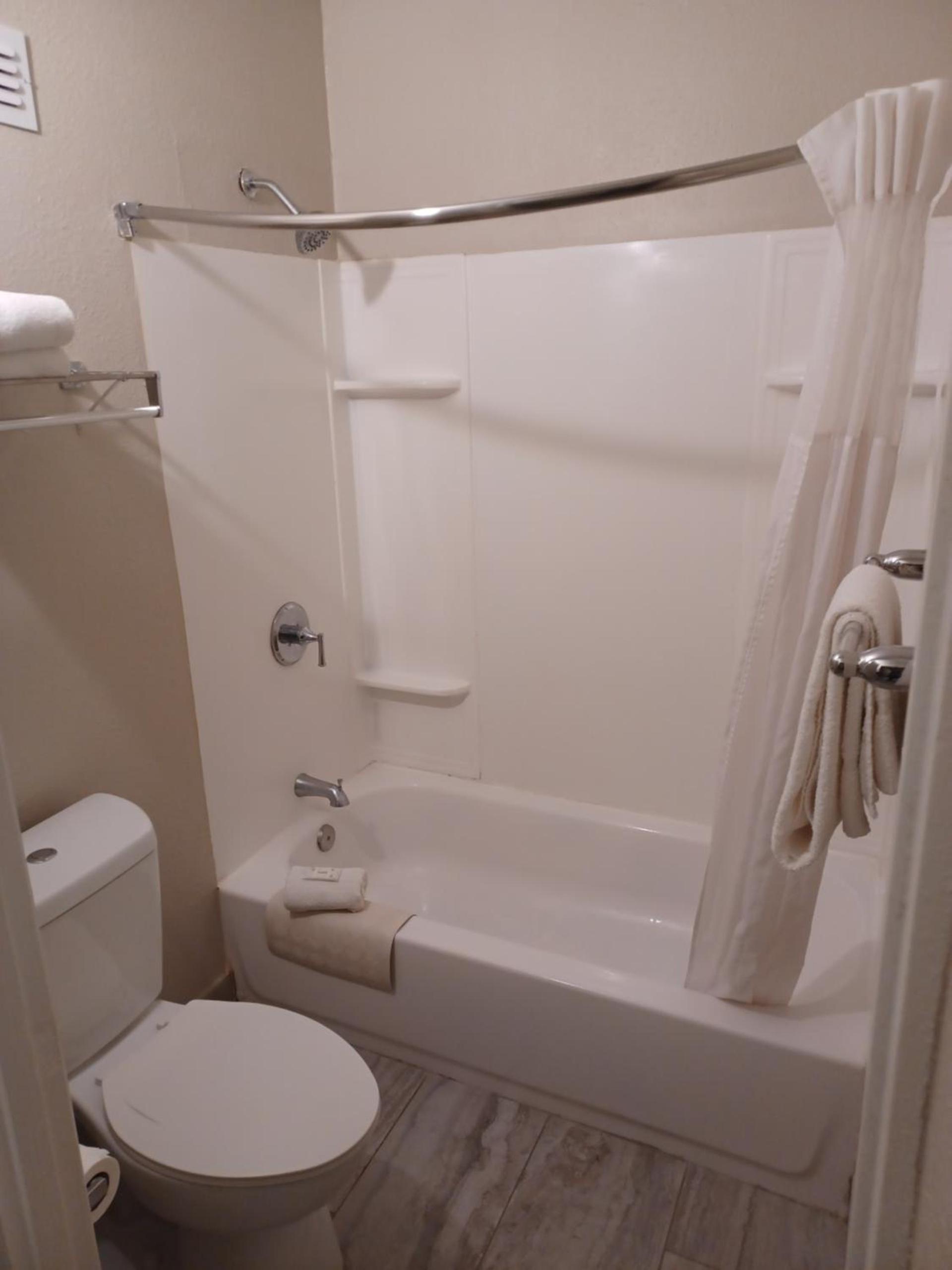 Grand Hotel Orlando at Universal Blvd - Shuttle to Theme Parks photo 33