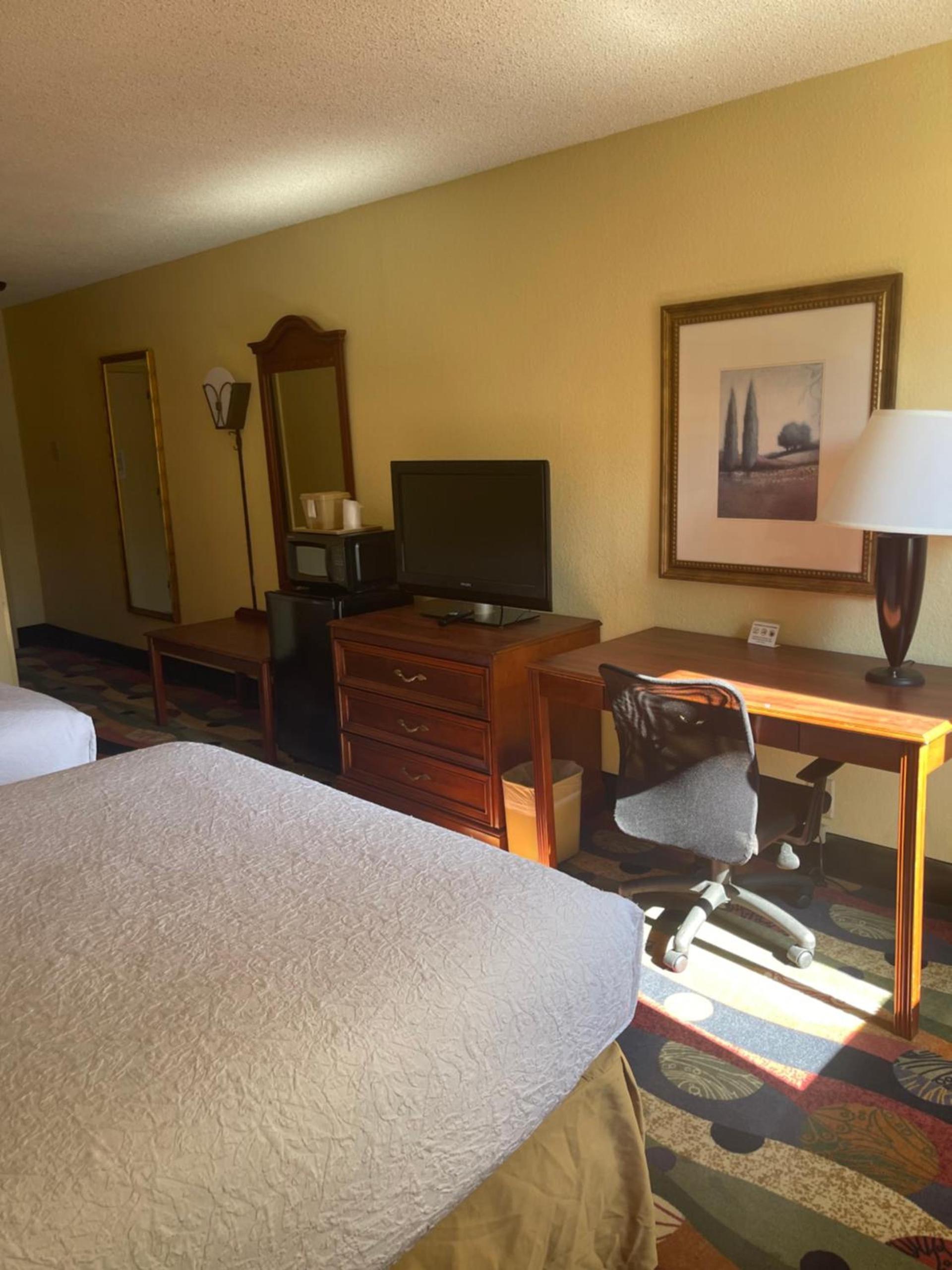 Budgetel Inn & Suites Atlanta photo 31
