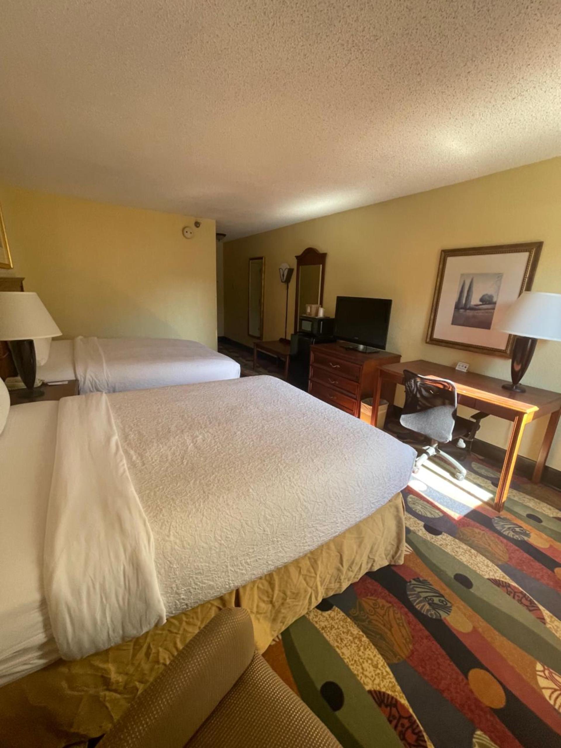 Budgetel Inn & Suites Atlanta photo 26