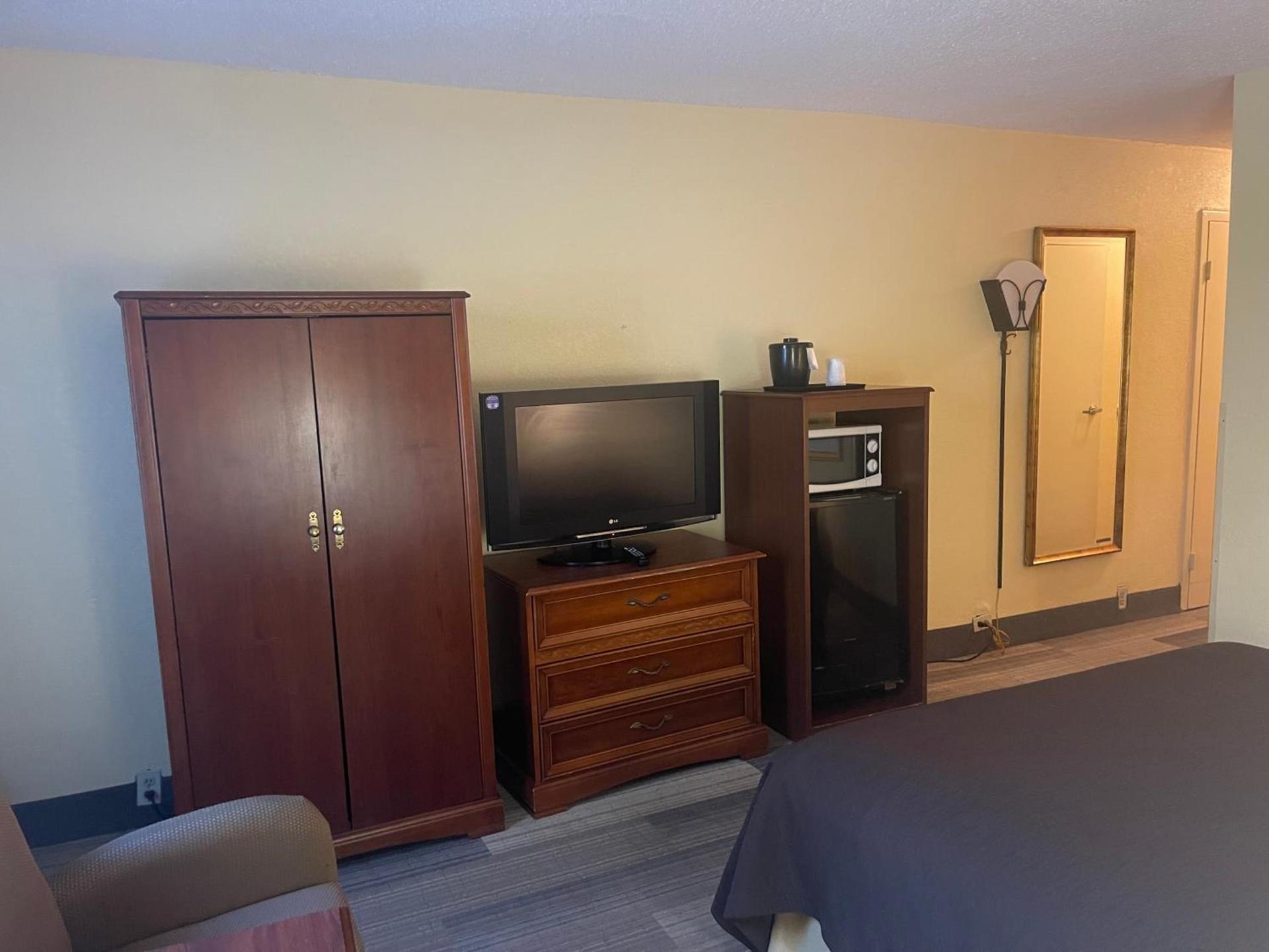 Budgetel Inn & Suites Atlanta photo 34