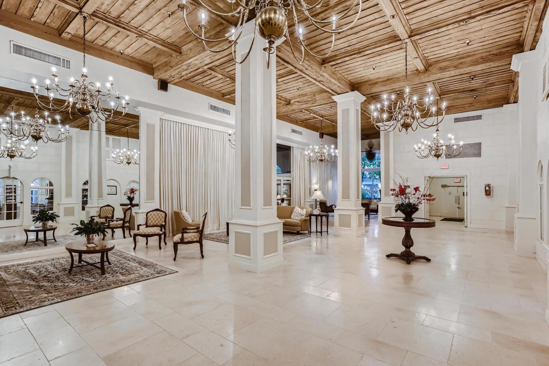 Palm Beach Hotel photo 2