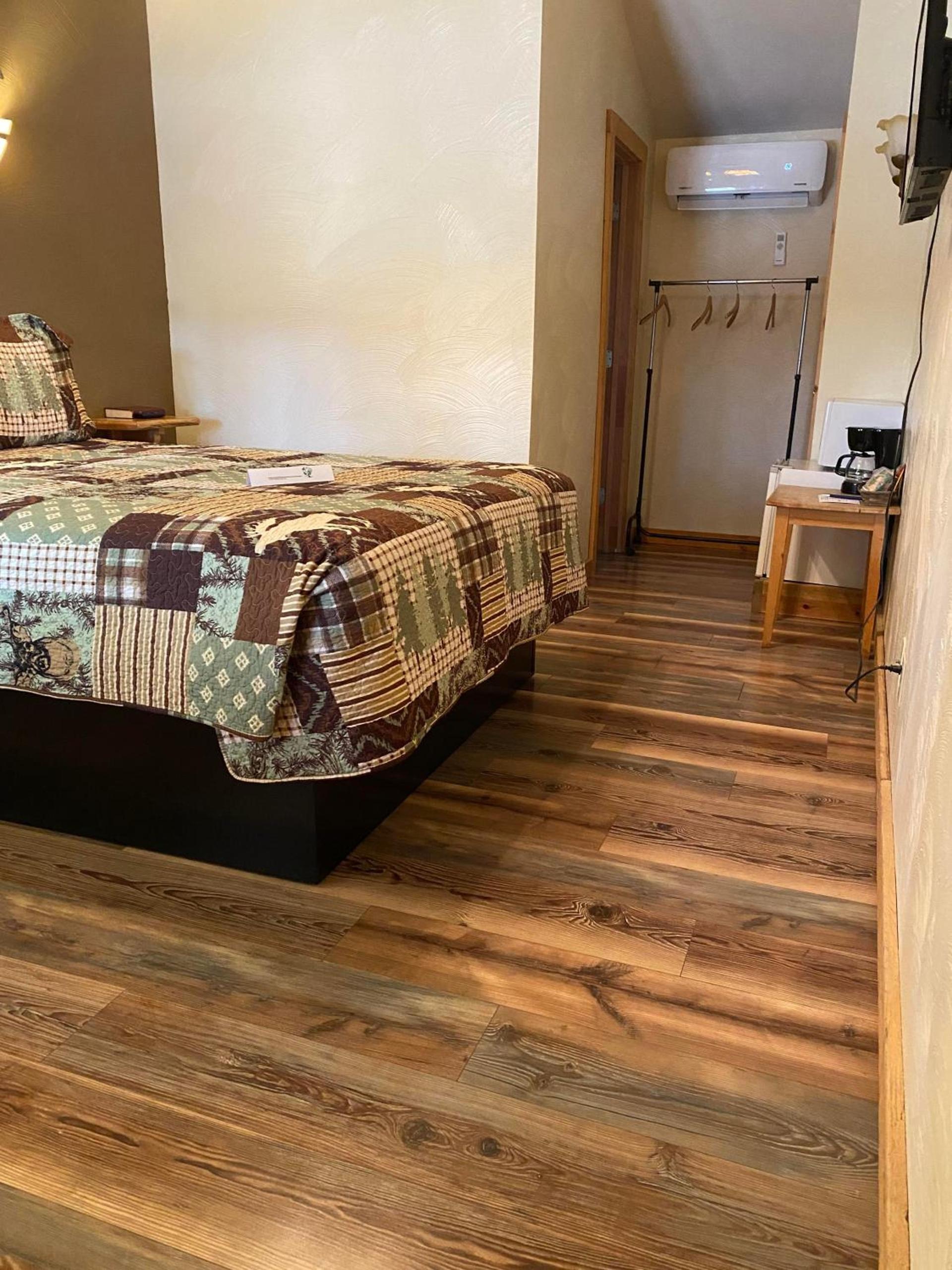 Nine Pines Motel photo 16