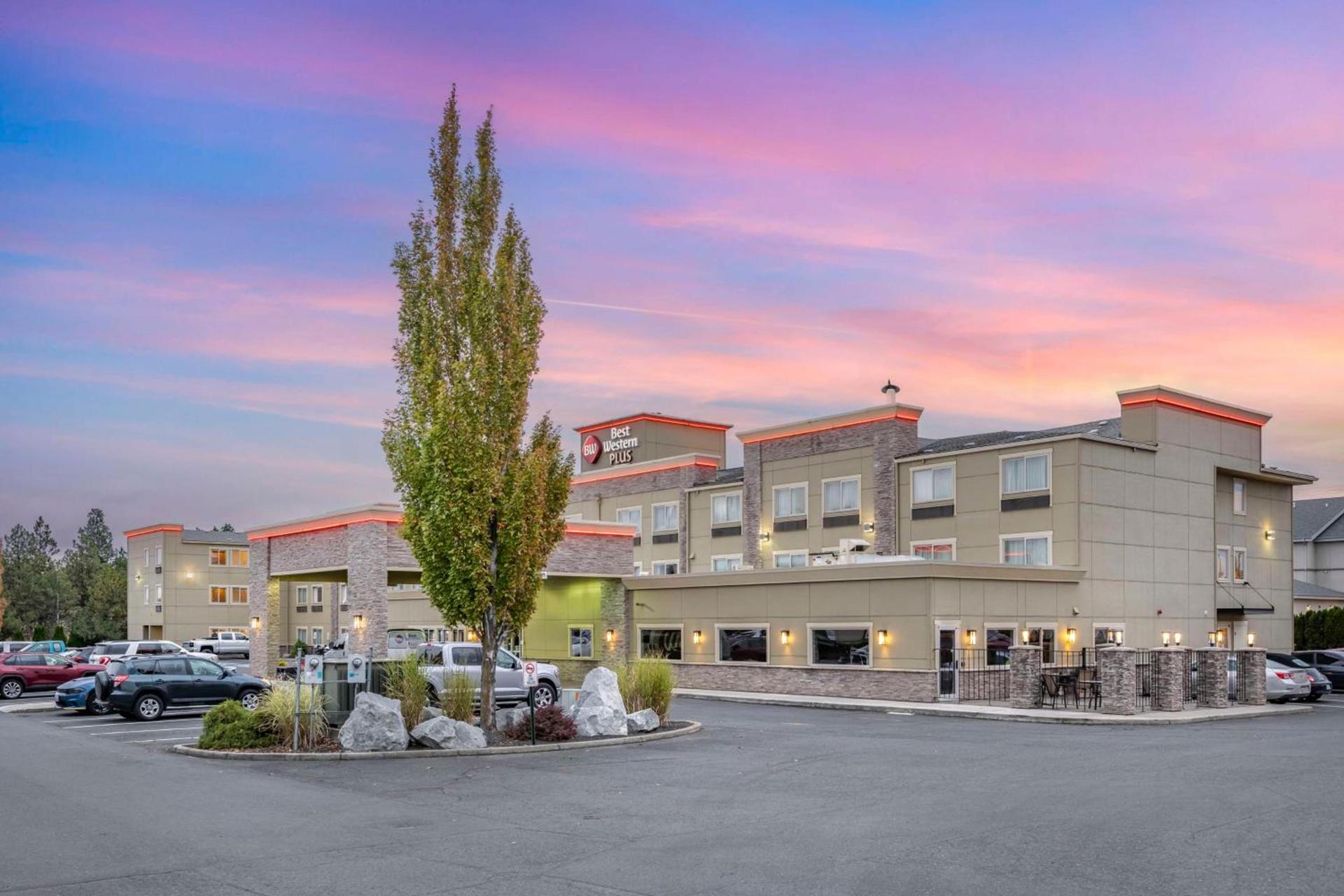 Best Western PLUS Peppertree Airport Inn photo 1