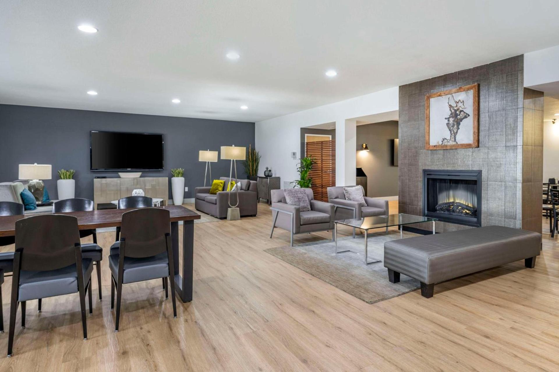 Best Western PLUS Peppertree Airport Inn photo 3