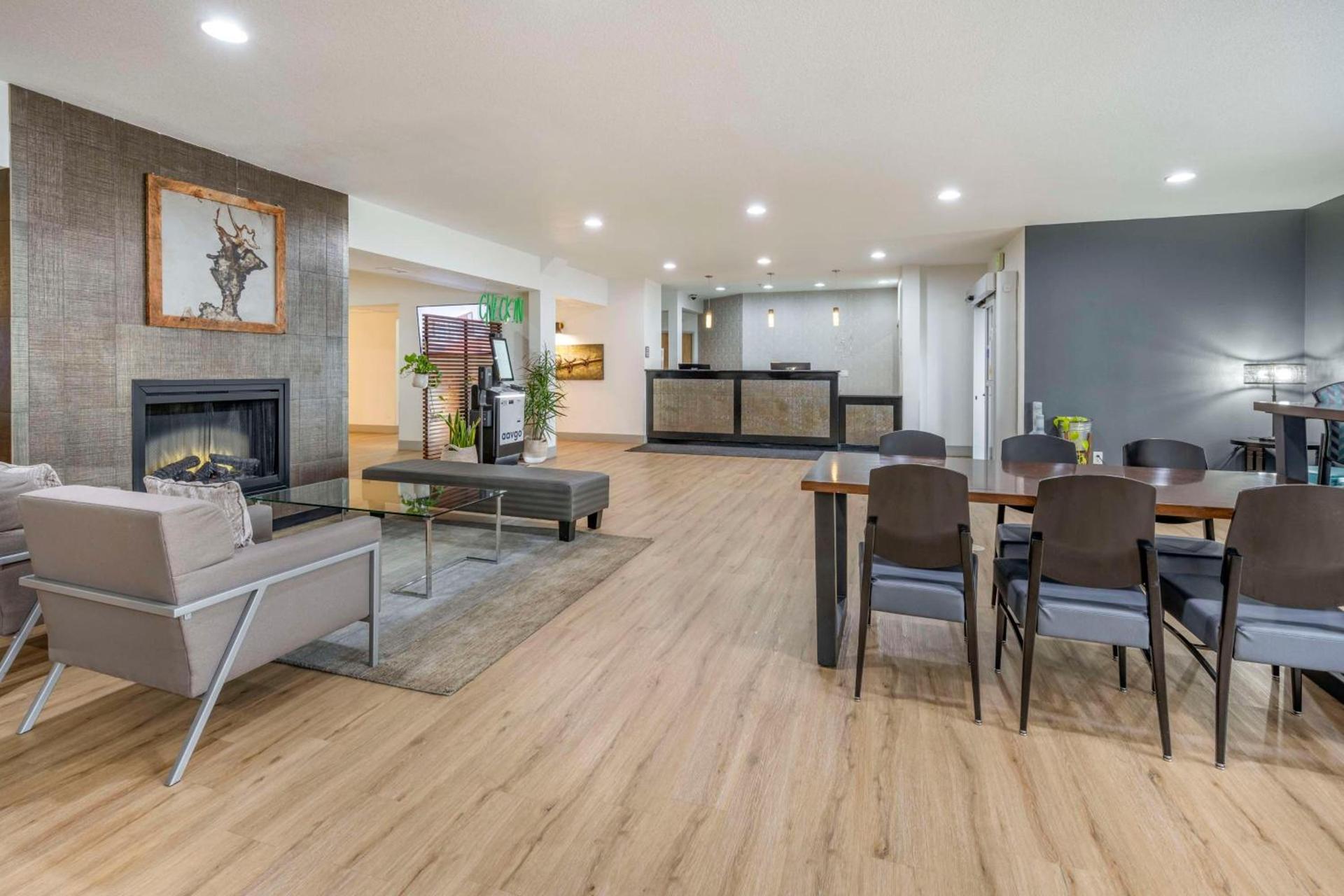 Best Western PLUS Peppertree Airport Inn photo 5