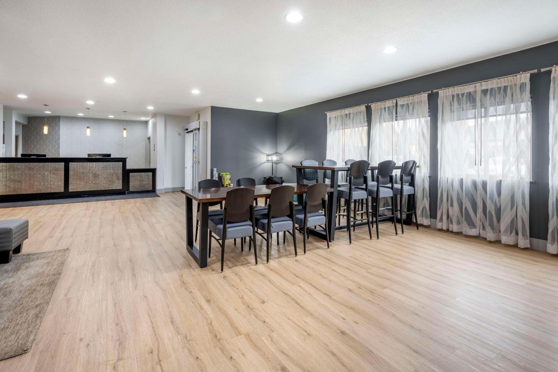 Best Western PLUS Peppertree Airport Inn photo 6