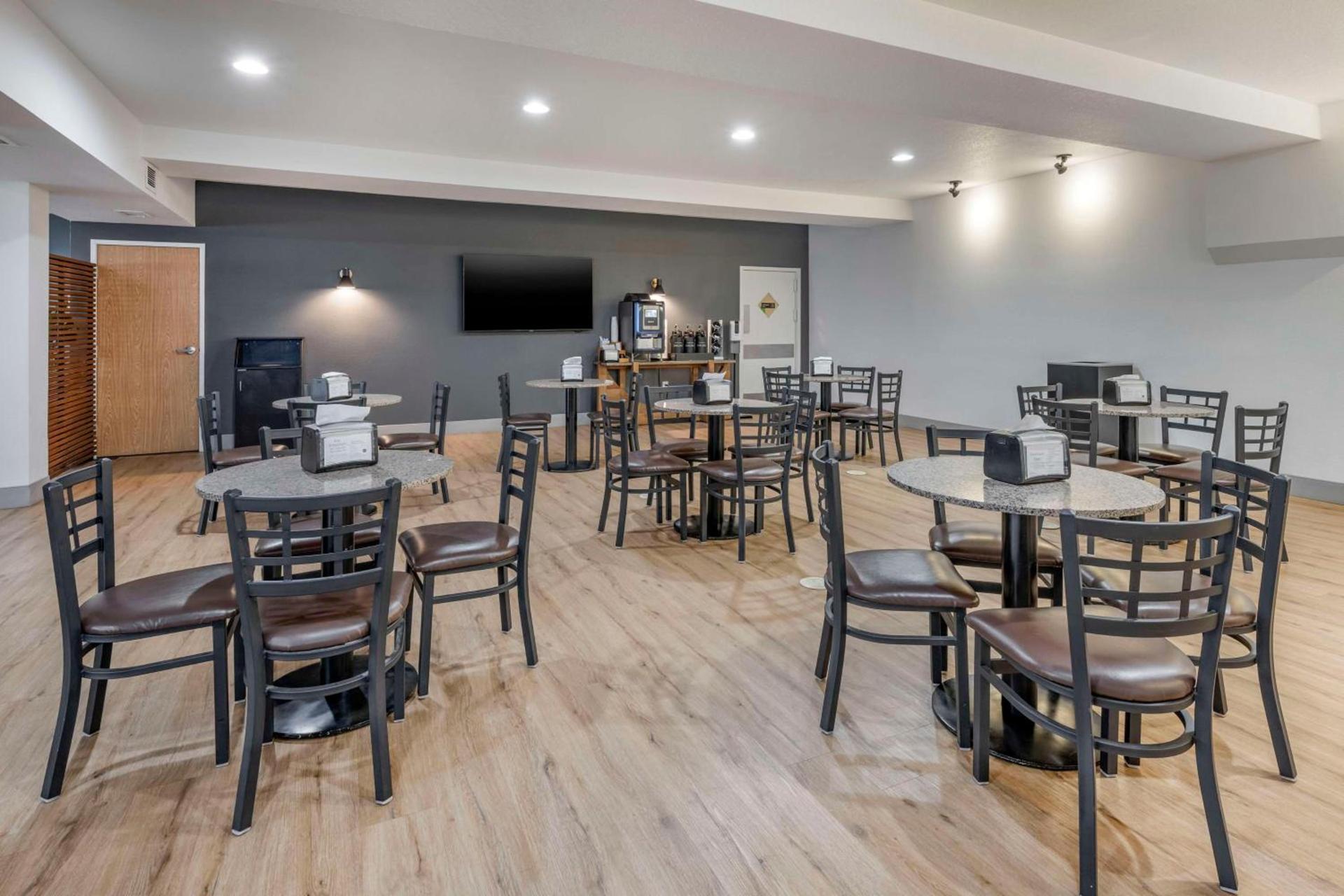 Best Western PLUS Peppertree Airport Inn photo 7