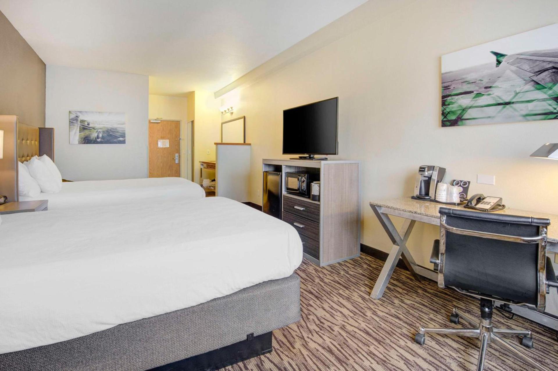 Best Western PLUS Peppertree Airport Inn photo 11
