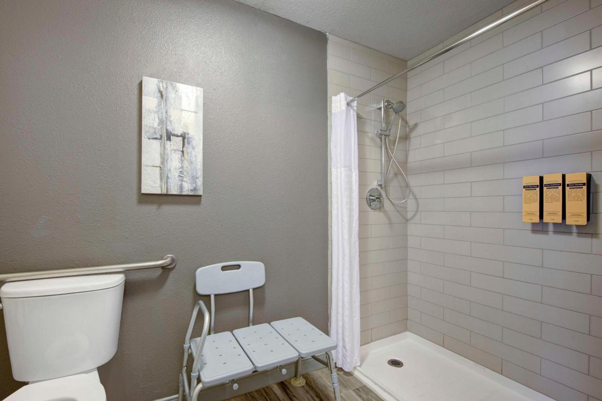 Best Western PLUS Peppertree Airport Inn photo 16