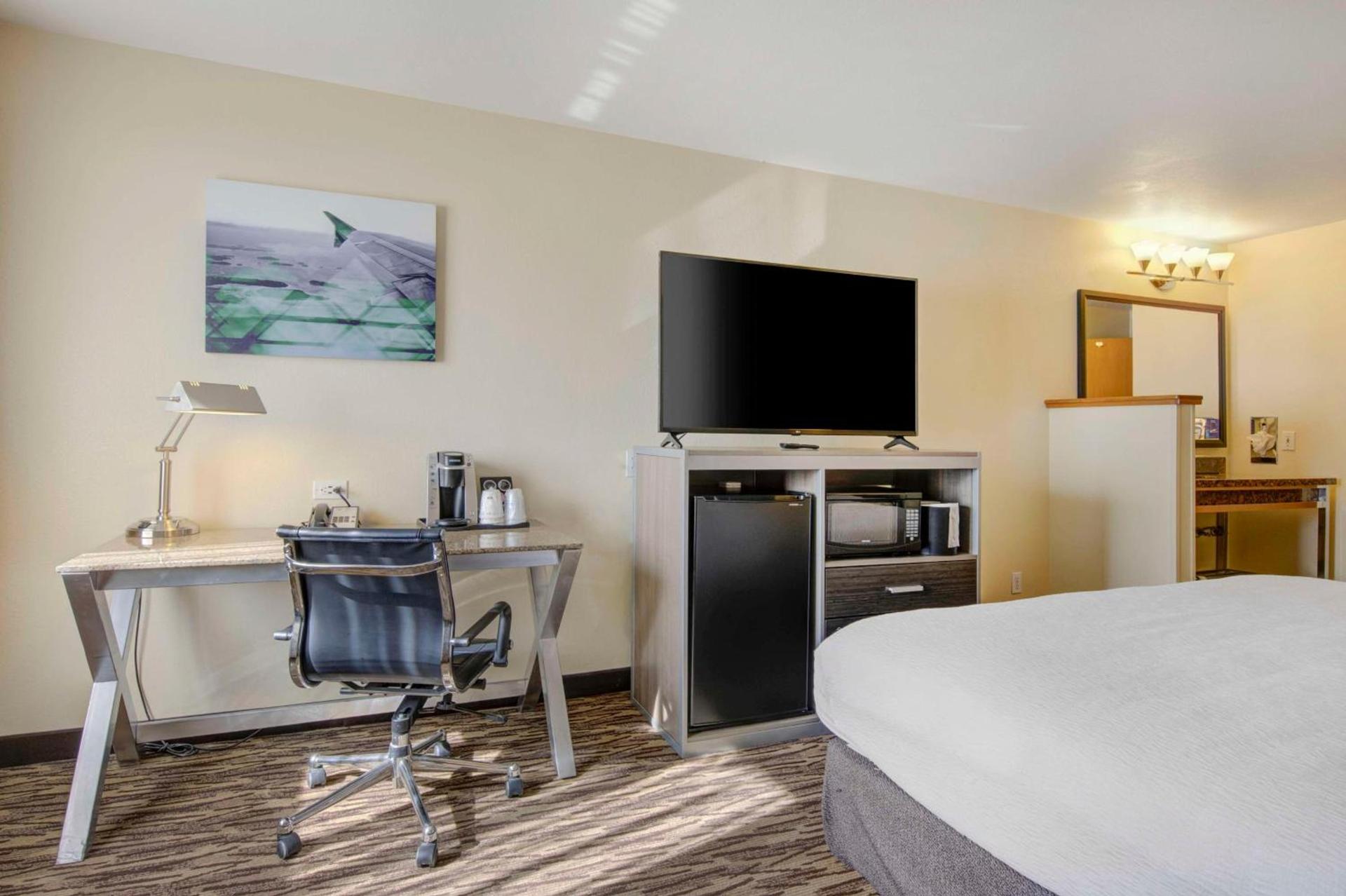 Best Western PLUS Peppertree Airport Inn photo 19