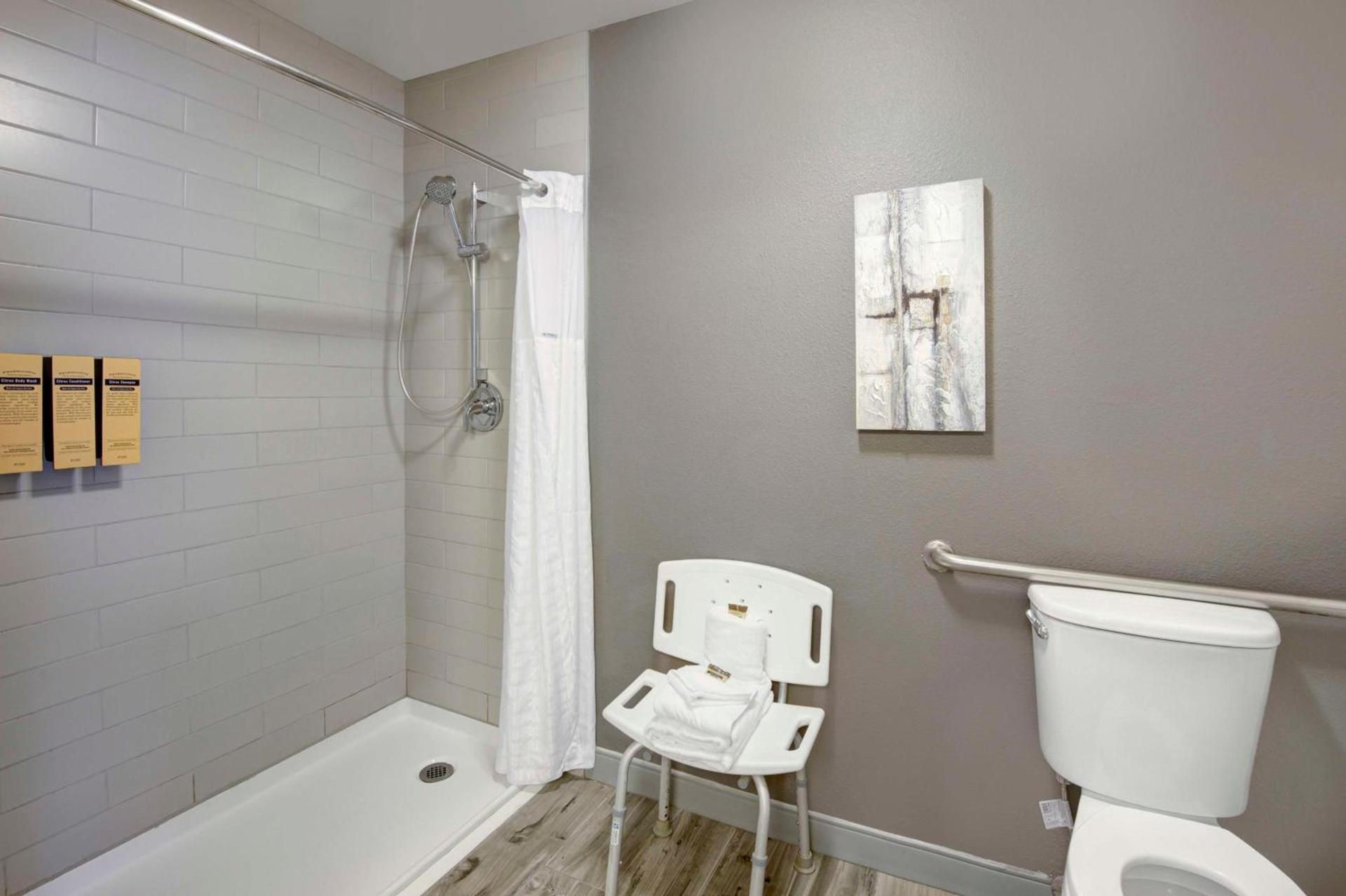 Best Western PLUS Peppertree Airport Inn photo 20