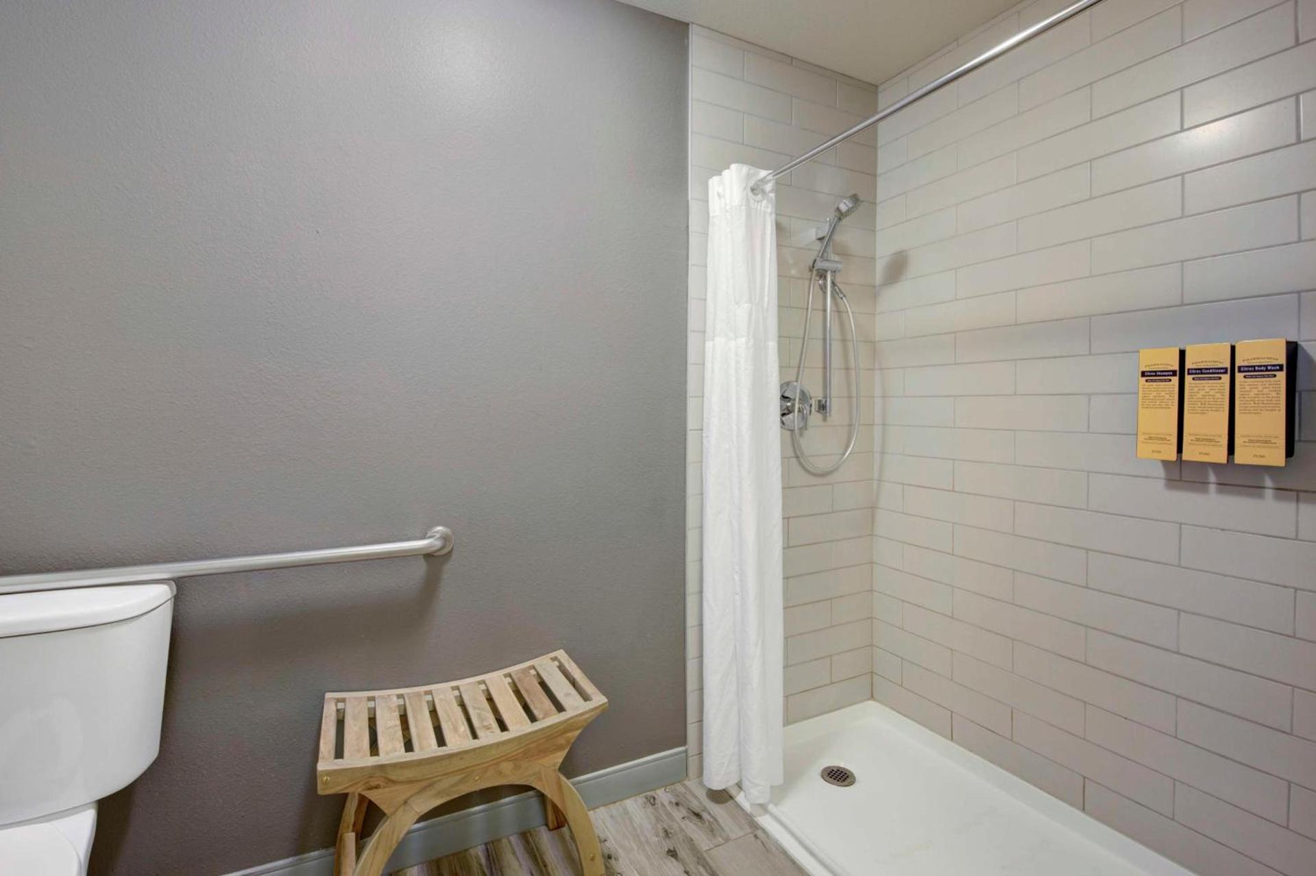 Best Western PLUS Peppertree Airport Inn photo 23