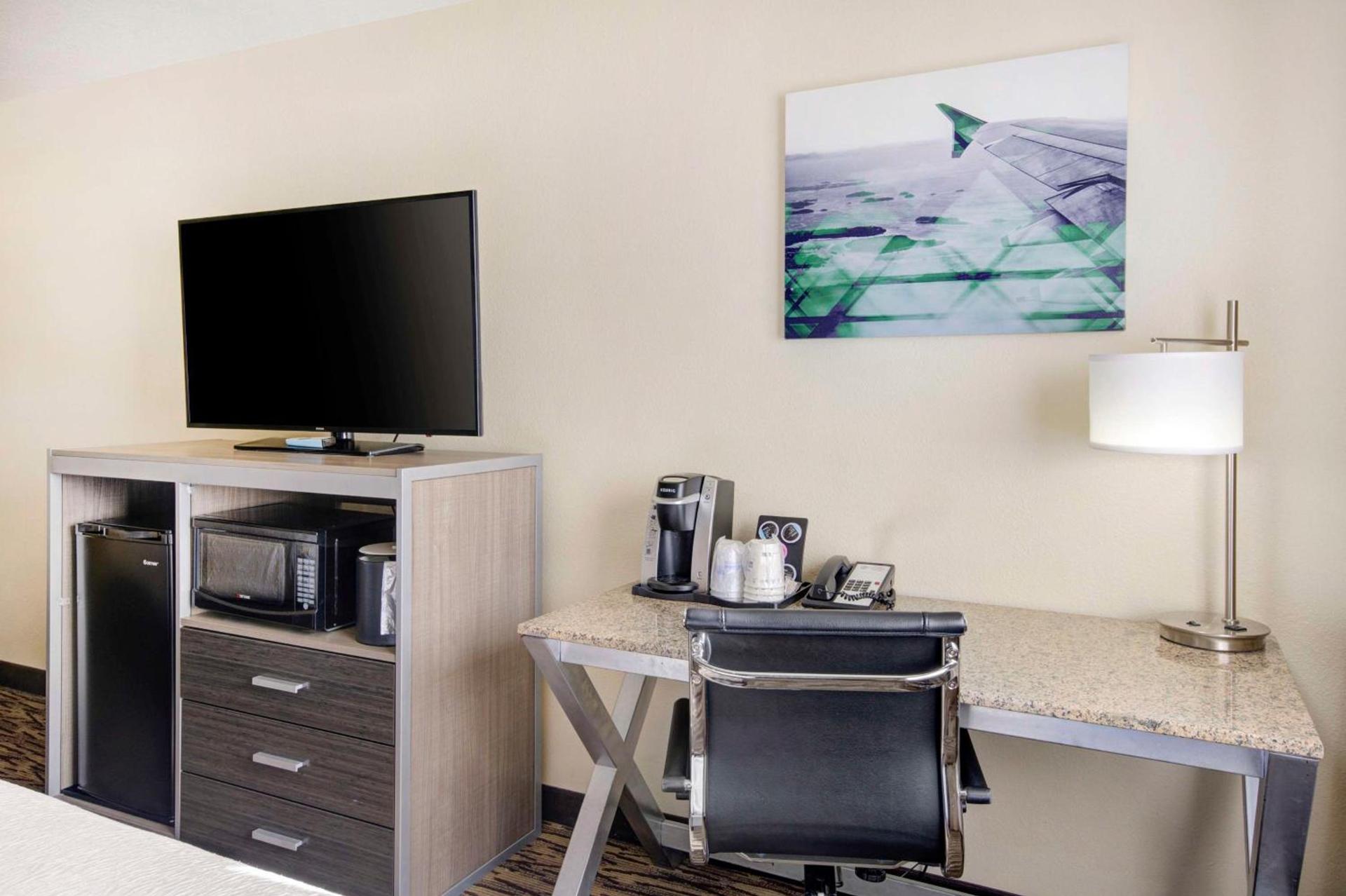 Best Western PLUS Peppertree Airport Inn photo 22