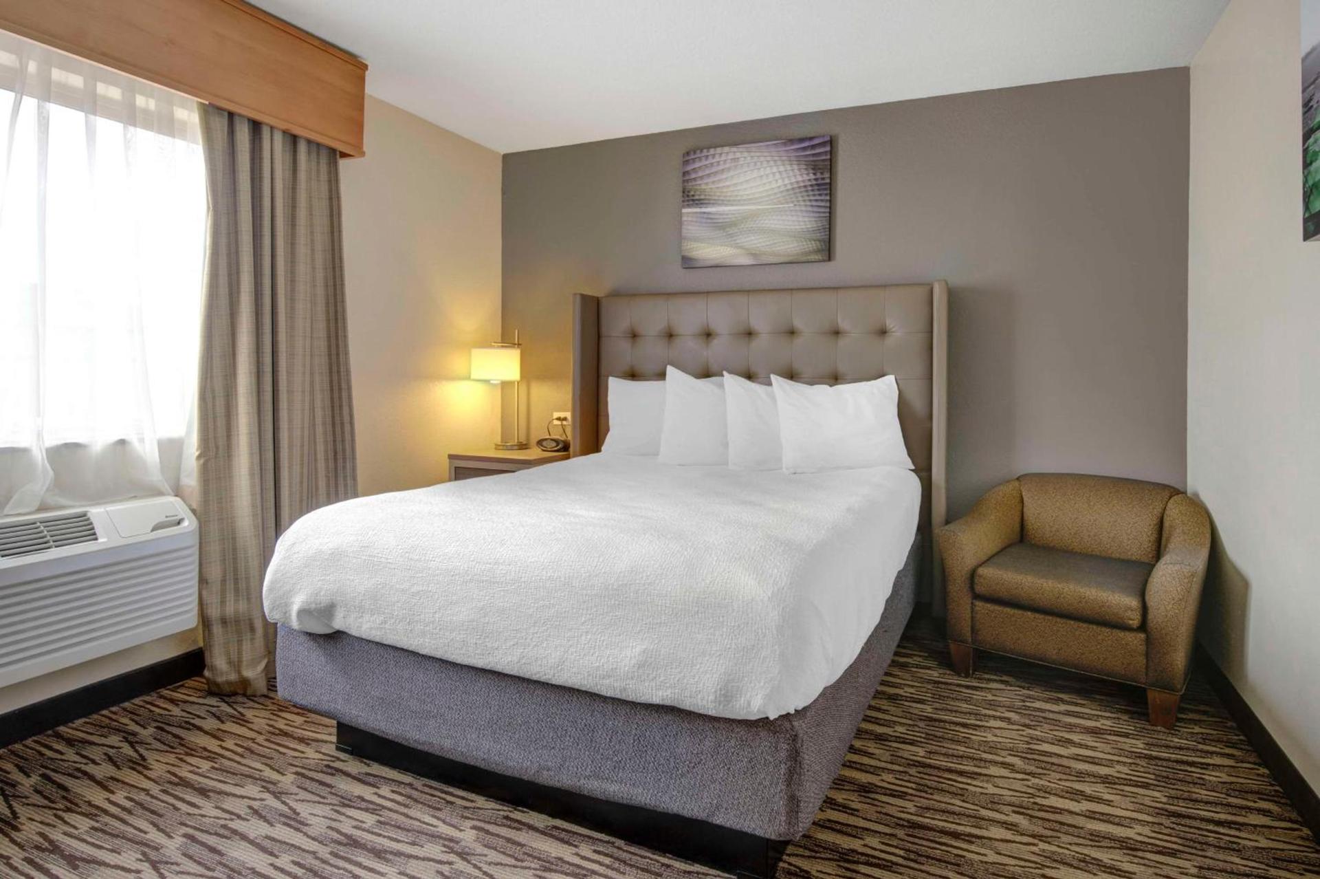 Best Western PLUS Peppertree Airport Inn photo 26