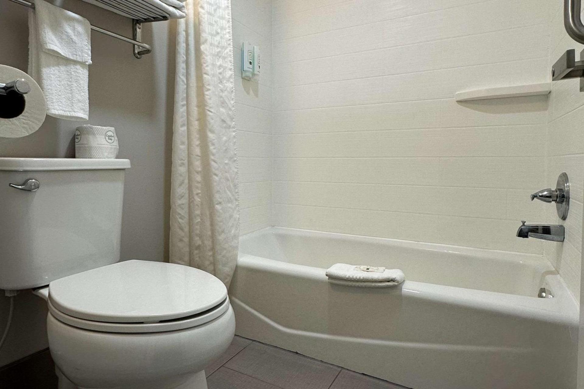 Quality Inn Calhoun North I-75 photo 10