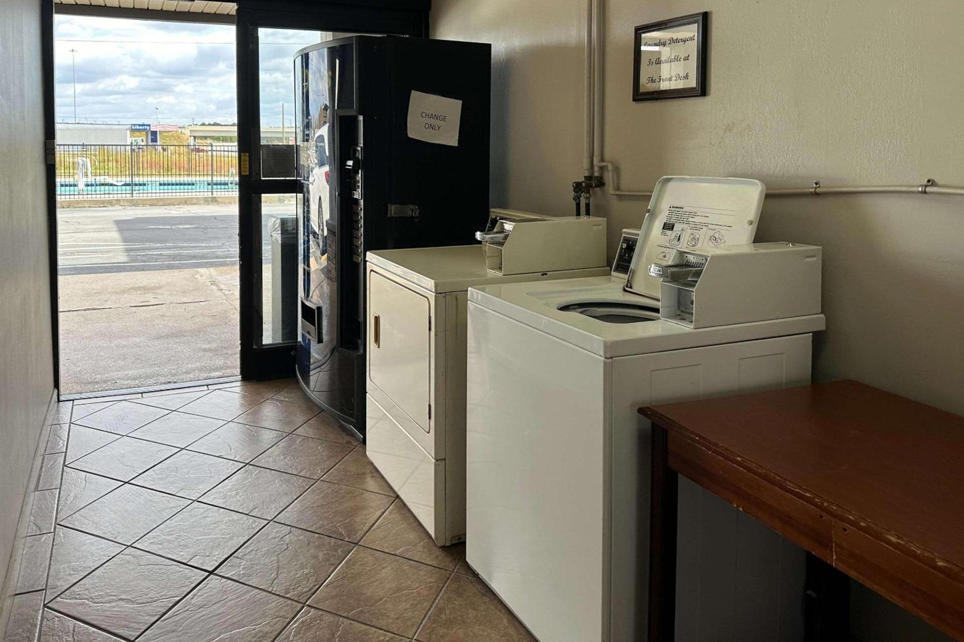 Quality Inn Calhoun North I-75 photo 16