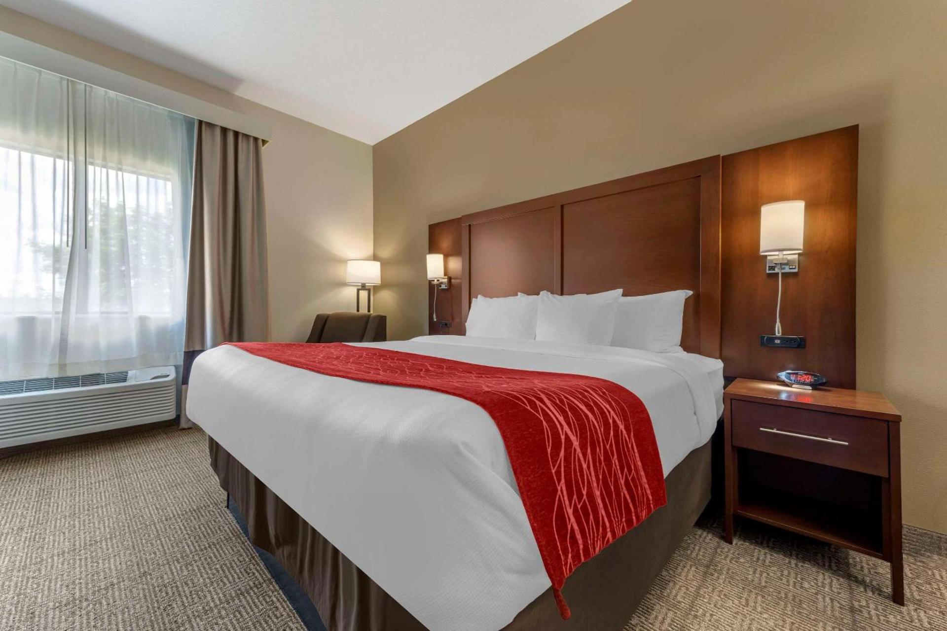 Comfort Inn & Suites Streetsboro - Kent photo 9
