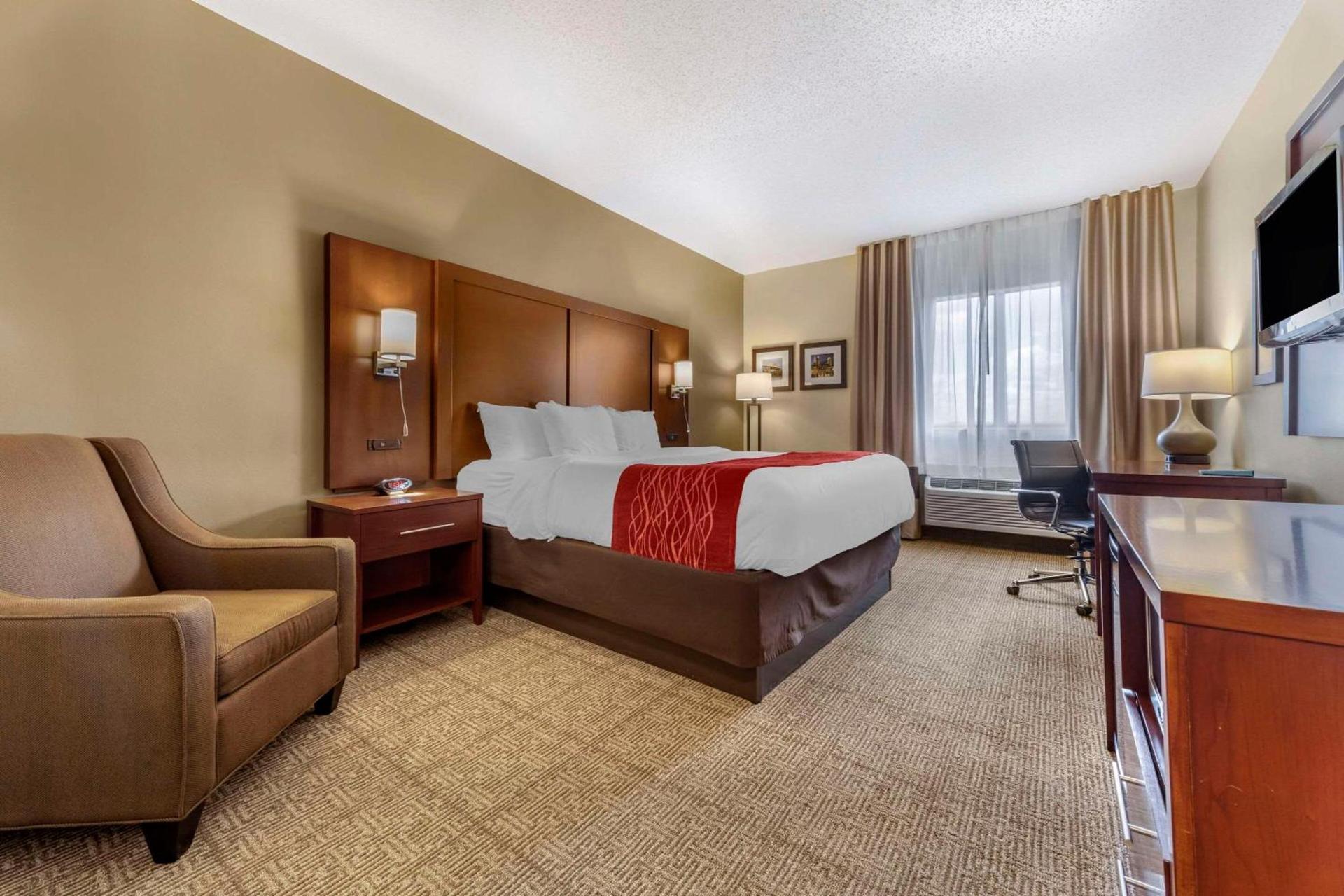 Comfort Inn & Suites Streetsboro - Kent photo 13