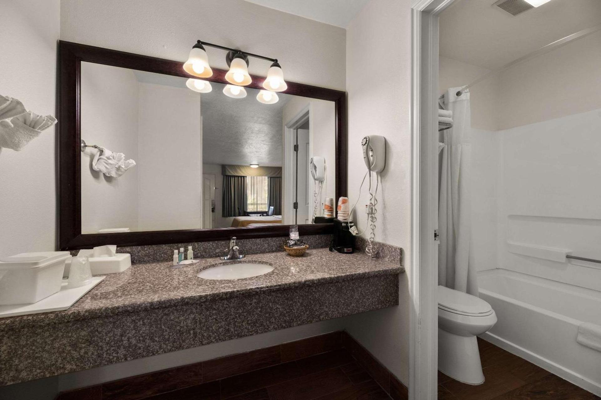 Quality Inn Saint George South Bluff photo 23