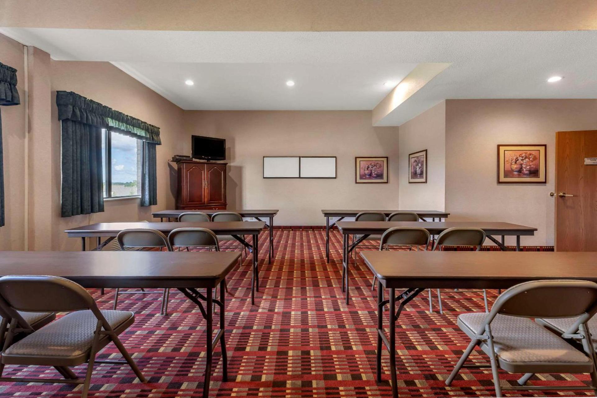 Comfort Inn & Suites Streetsboro - Kent photo 21