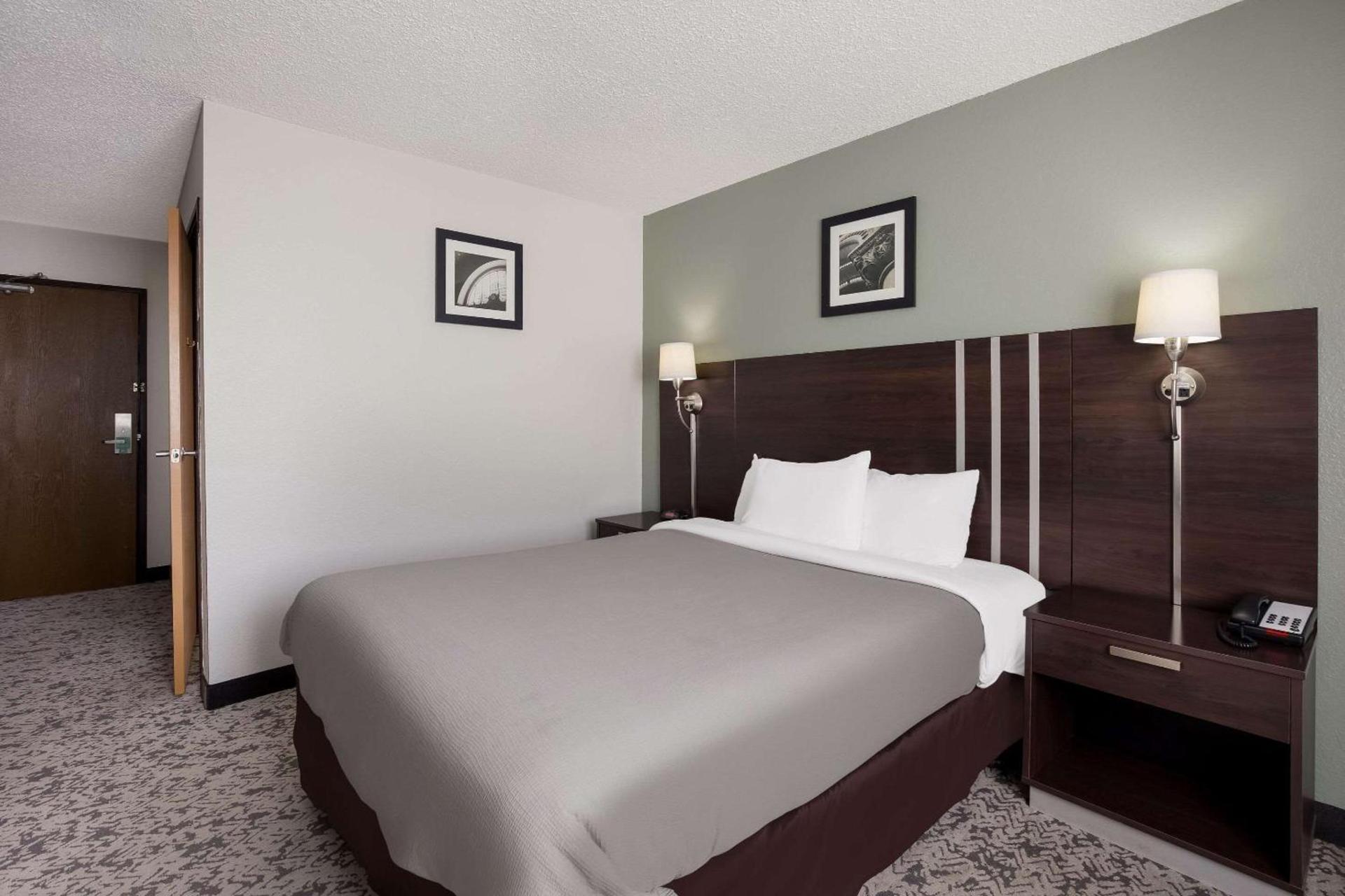 Quality Inn Hall of Fame photo 10