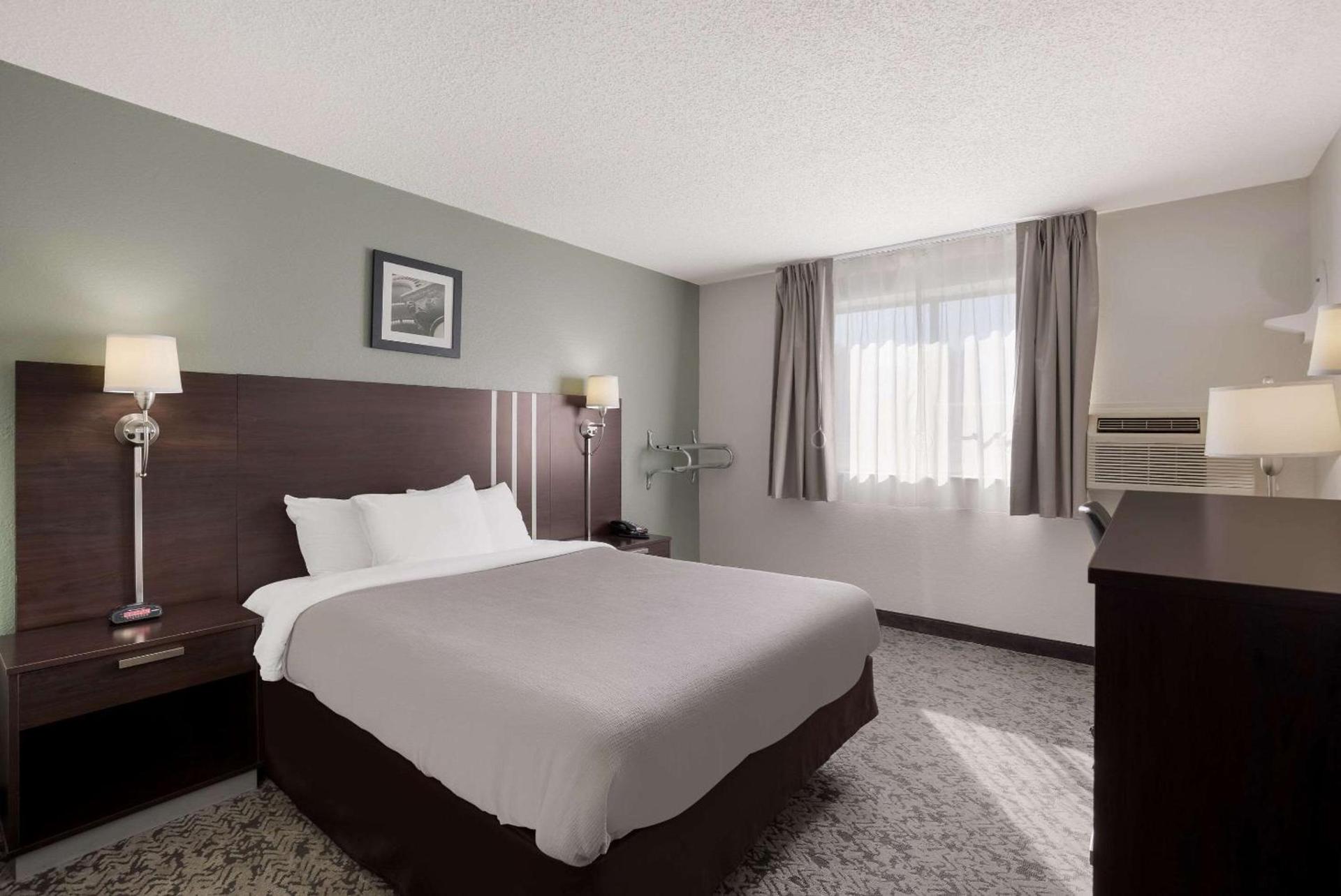 Quality Inn Hall of Fame photo 11