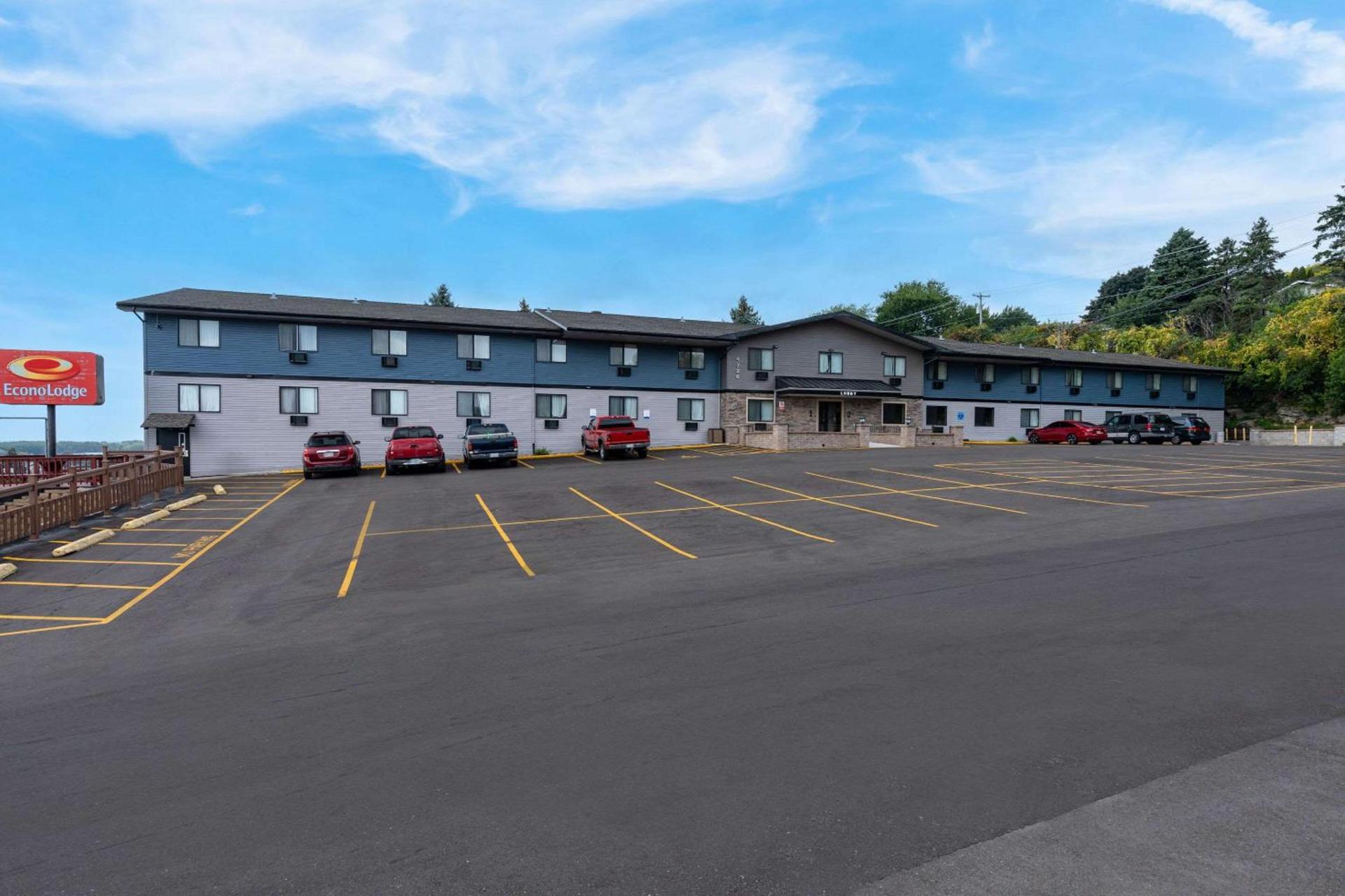 Econo Lodge Madison East — hotel in Madison