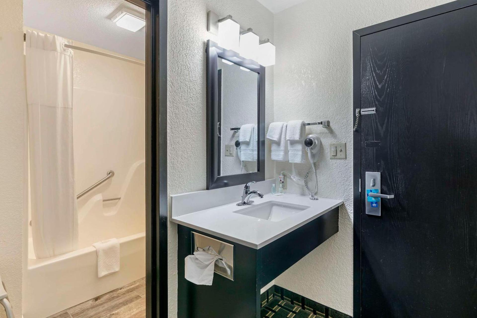 Clarion Pointe Jasper photo 5