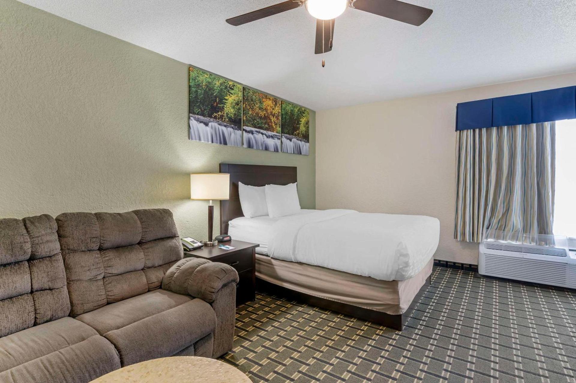 Clarion Pointe Jasper photo 12