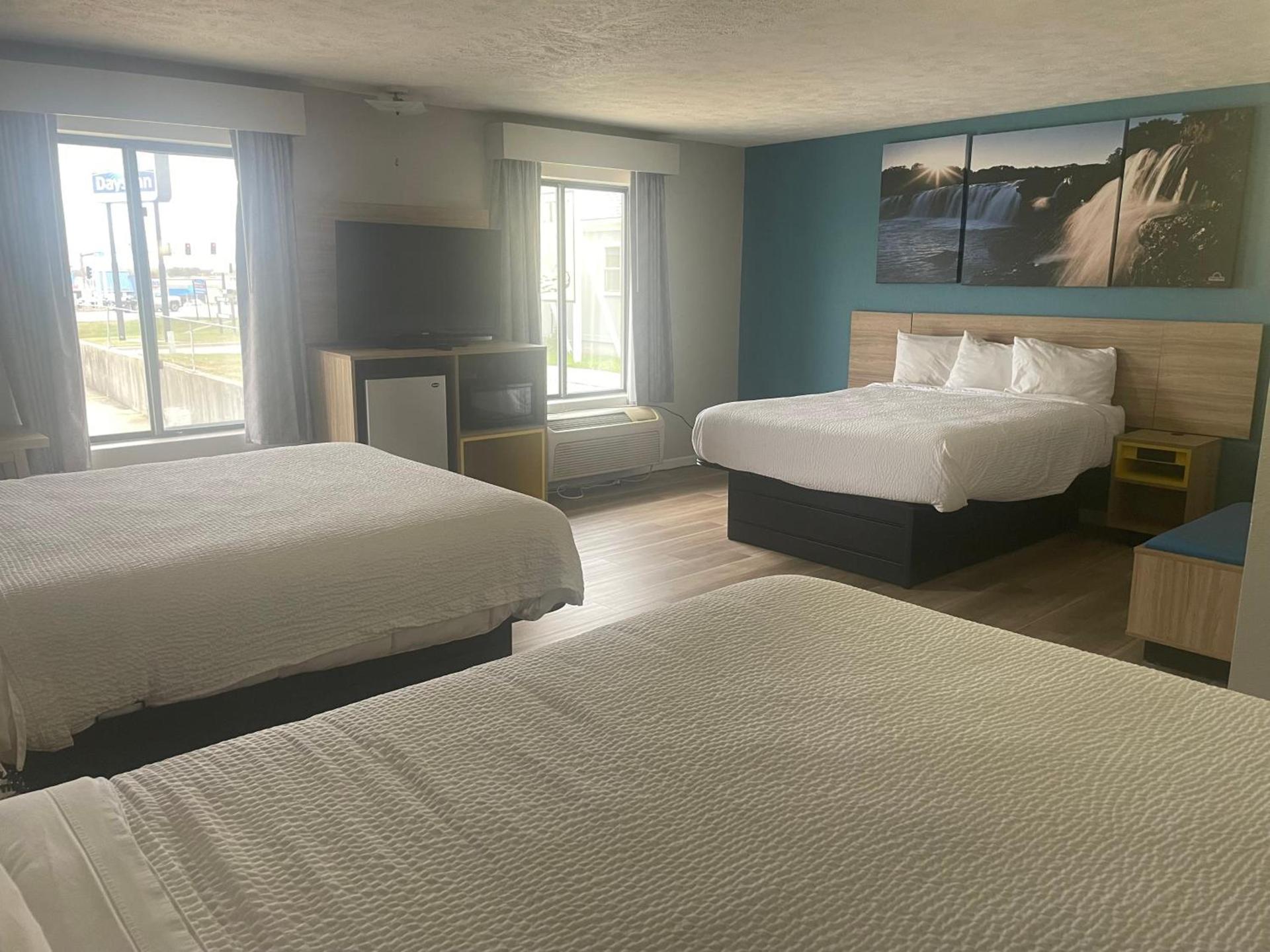 Days Inn by Wyndham Warrensburg photo 22