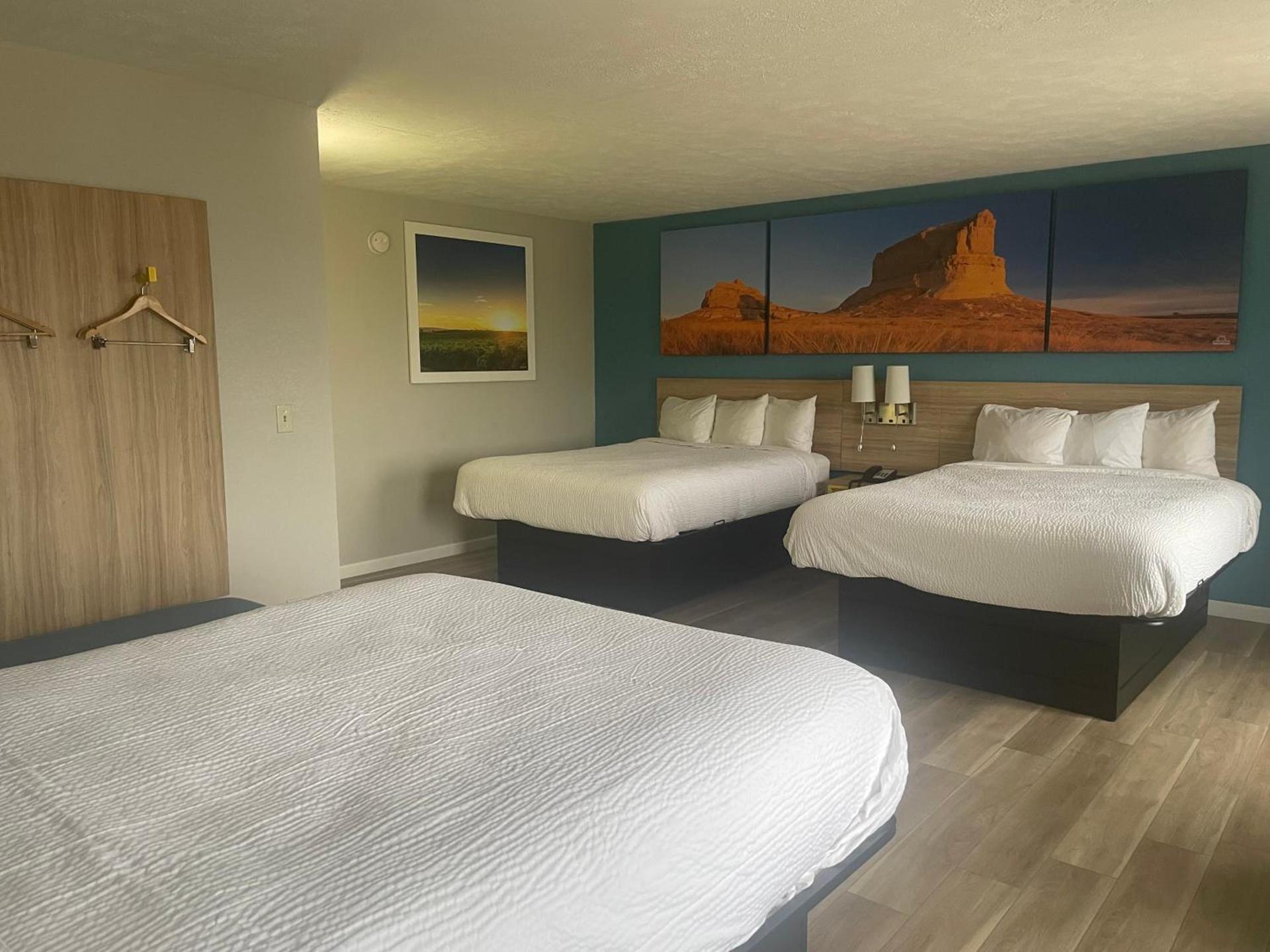 Days Inn by Wyndham Warrensburg photo 23